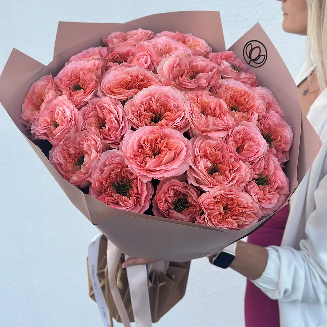 Bouquet of x-pression  - Bouquets of premium roses  Standard - 23-25 stems  Deluxe - 48-50 stems Premium - 98-100 stems