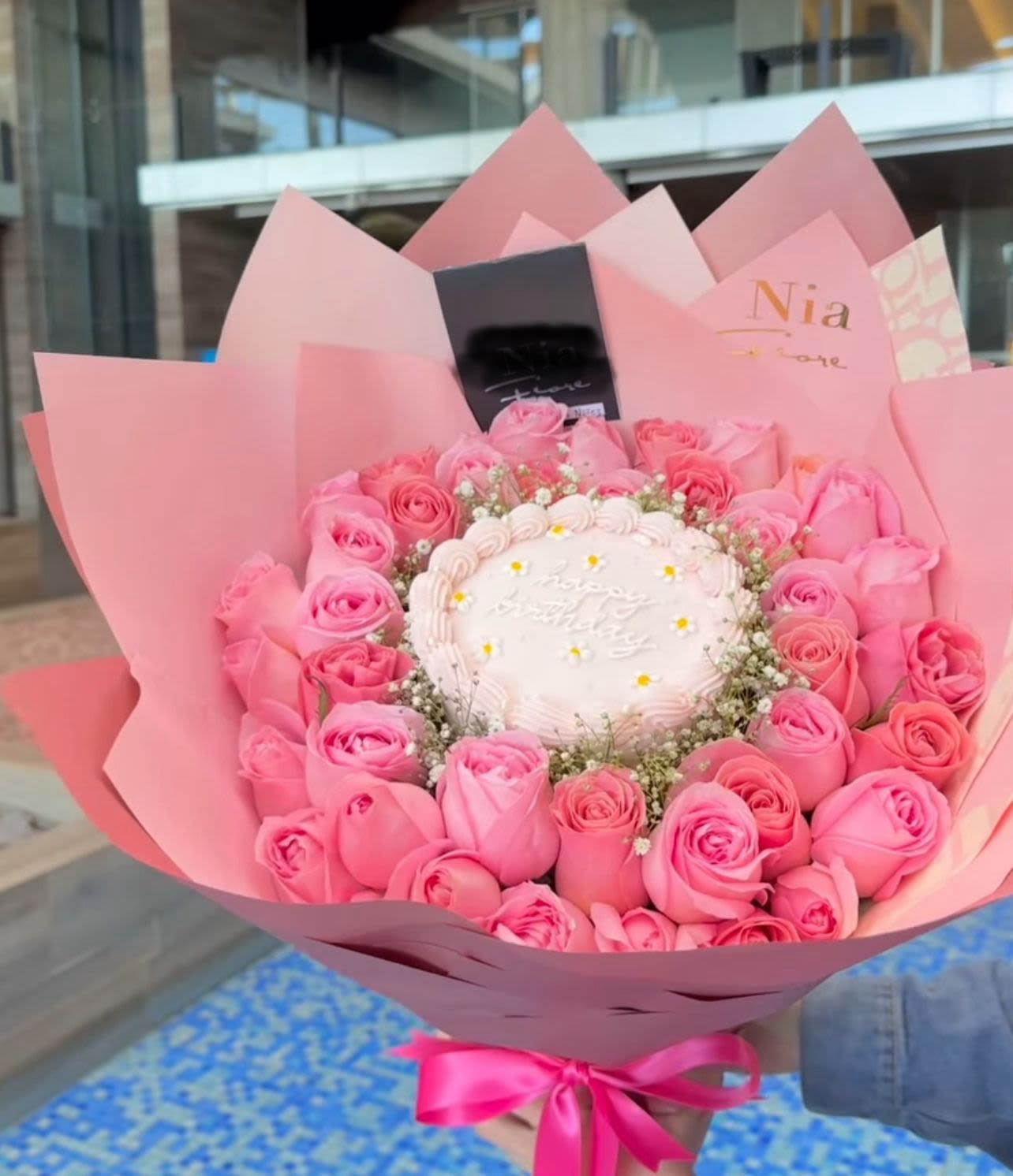ramo pastel - mini pastel con 24 rosas 