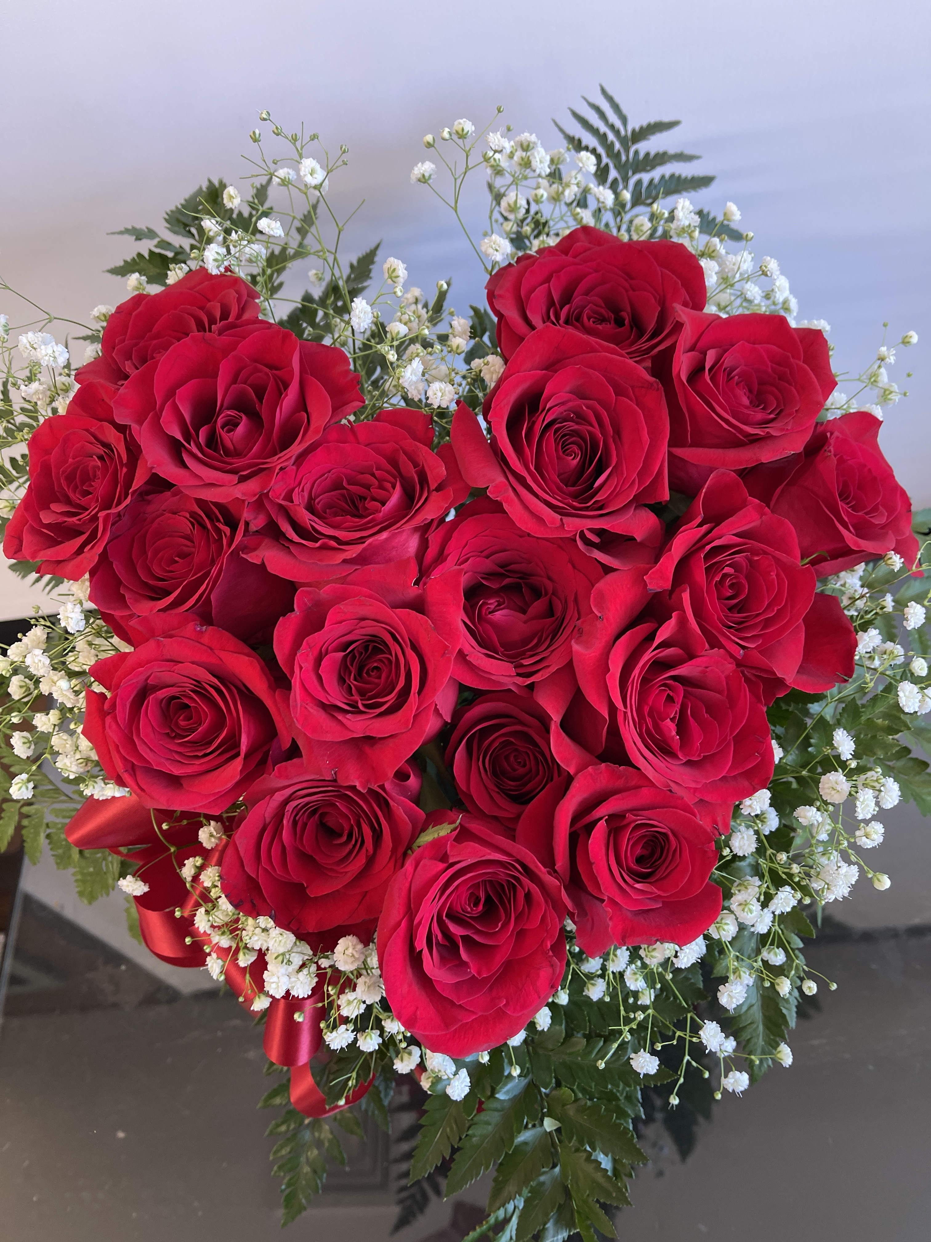 I Heart you vase - 18 red roses in a cube vase shaped as a heart for your special someone 