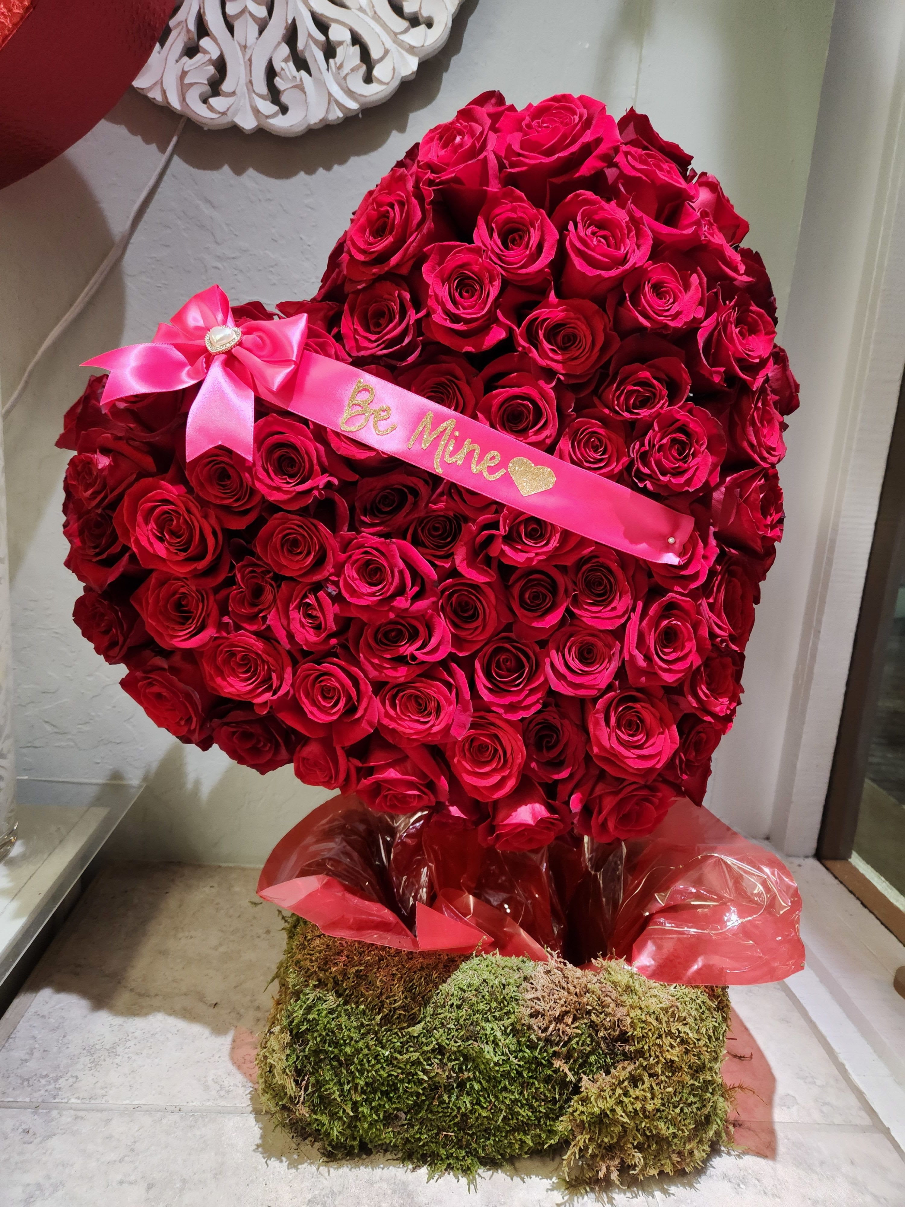 Valentine 3 - Take my heart all premium roses table top custom arrangement PLEASE - PRE ORDER BY FEB 1 Small   14 inches  Medium 18 inches  Large  22 inches 