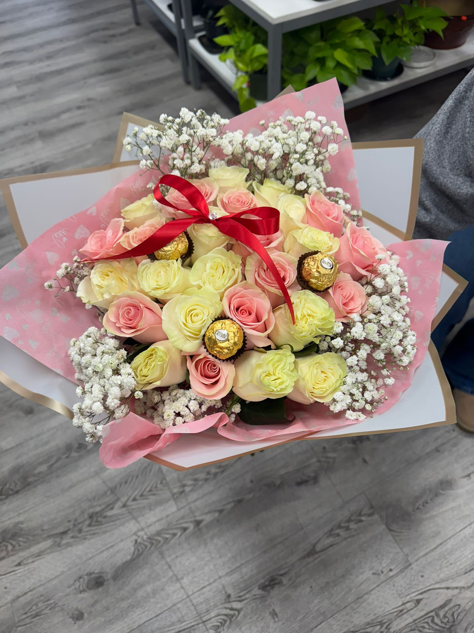 Be my valentine  - bouquet of 25 mix of white and light pink roses (Baby's-breath)