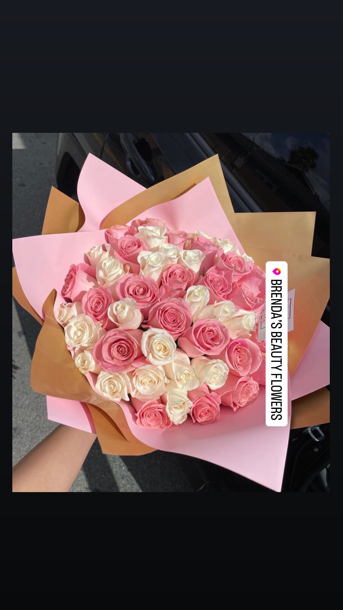 Pink and white Ramo buchón  - STANDARD: 50 Roses DELUXE: 100 Roses PREMIUM: 150 Roses  Let us know if you would like I love you or happy Valentine’s Day ribbon it will be free with the purchase. Add it in the instructions or notes section    Let me know in the notes section if you would like different color on the roses .    Introducing our new hand-tied bouquet collection, placed together with care and attention to detail. The color of the paper may vary depending on availability.   Fresh long stem  Roses from Ecuador  Water proof Paper  Ribbon  ***Not include vase*** 