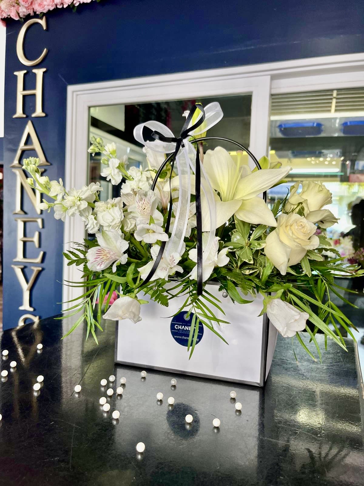 Chaney‘s Style Purse by Judit - Elevate your occasion with this clear black &amp; white floral expression! Well &amp; thoughtful designed by Judit
