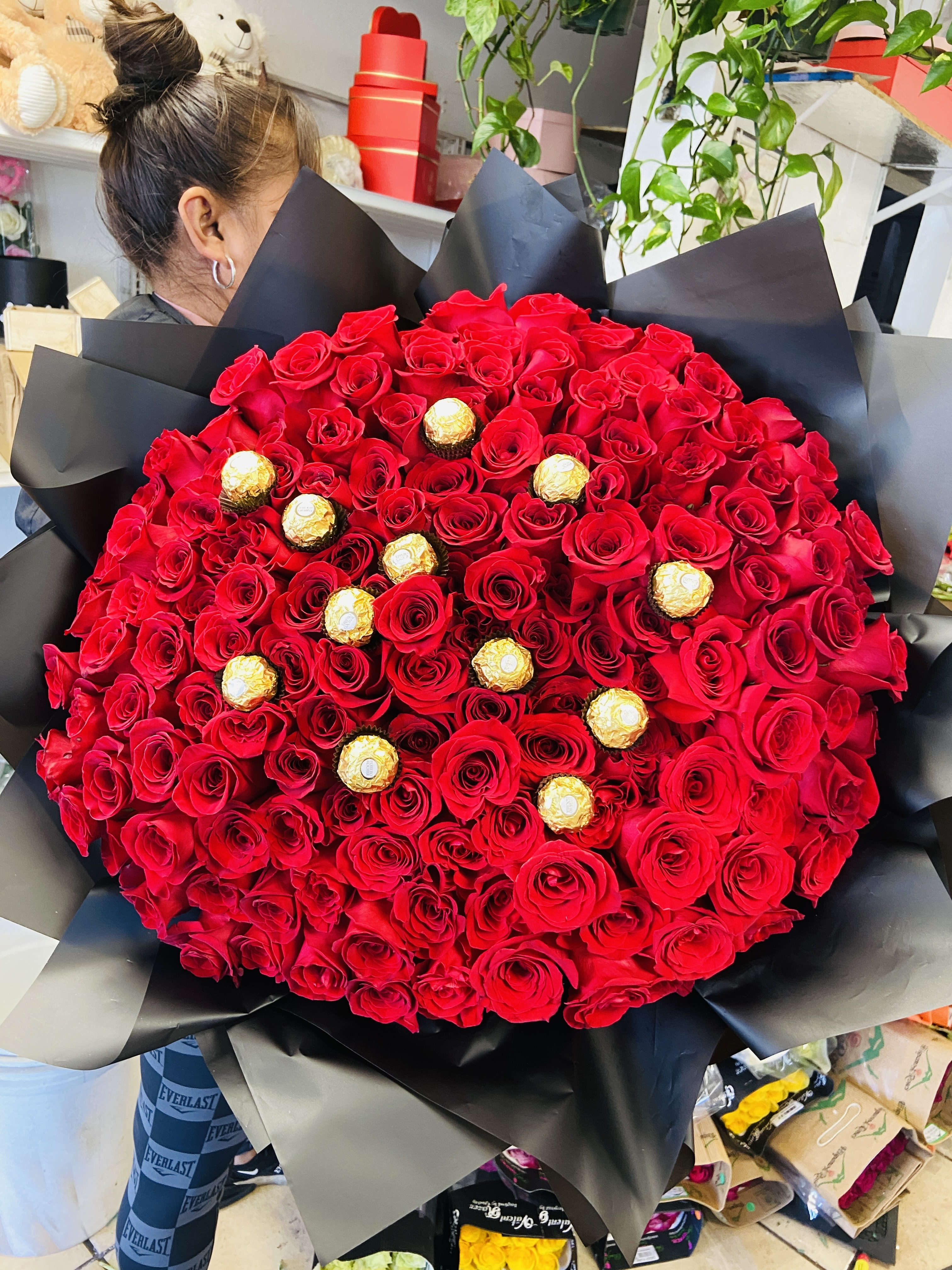 200 hundred Red Roses bouquet  - 200 hundred Red Roses bouquet 