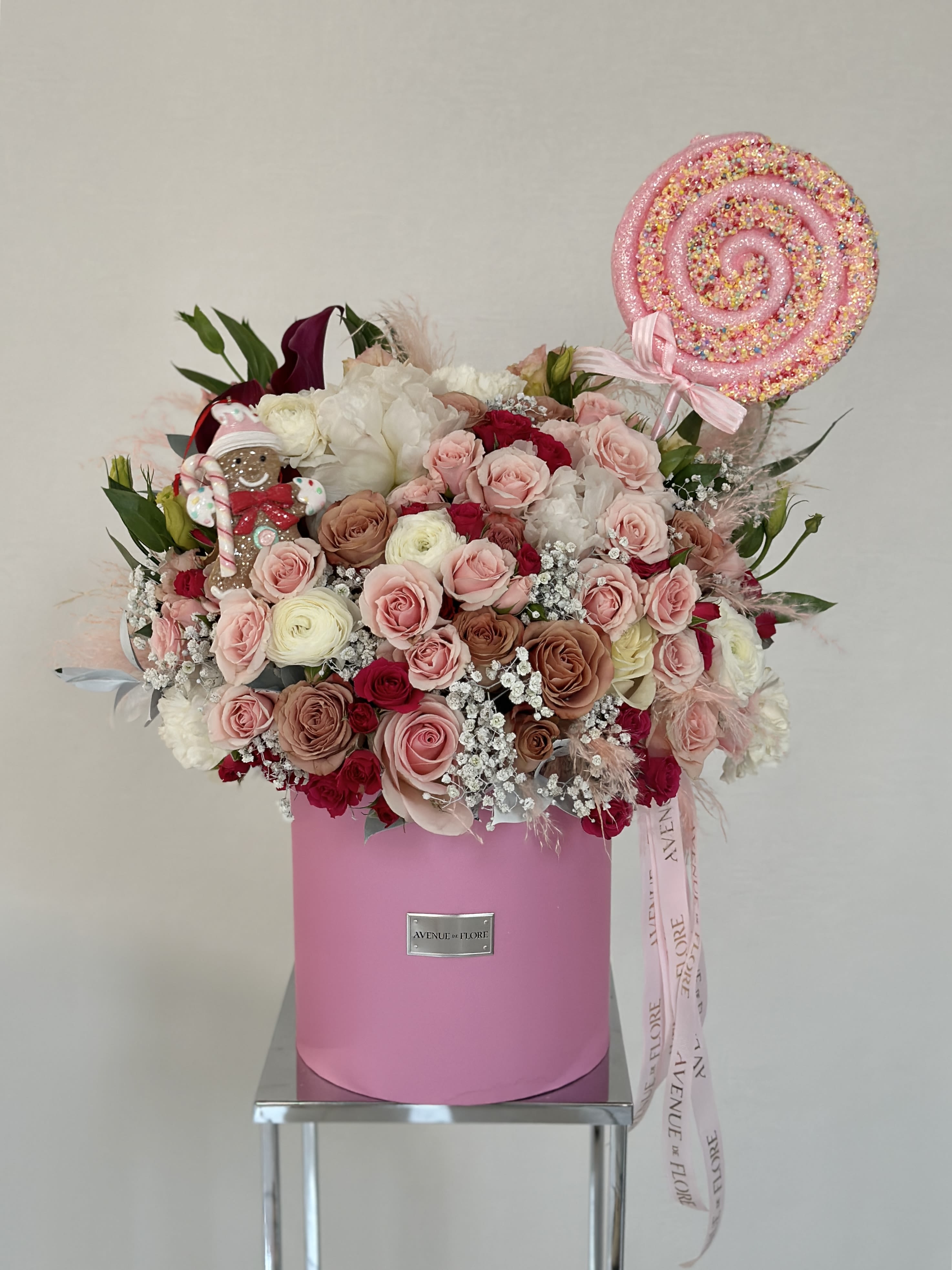 Wonderland Box - Step into a world of sugary sweetness and holiday magic with our Holiday Wonderland Box. Whether you’re treating yourself or sending a little holiday cheer to someone special, this dreamy box is the ultimate mix of festive, girly charm and sugary delight! 