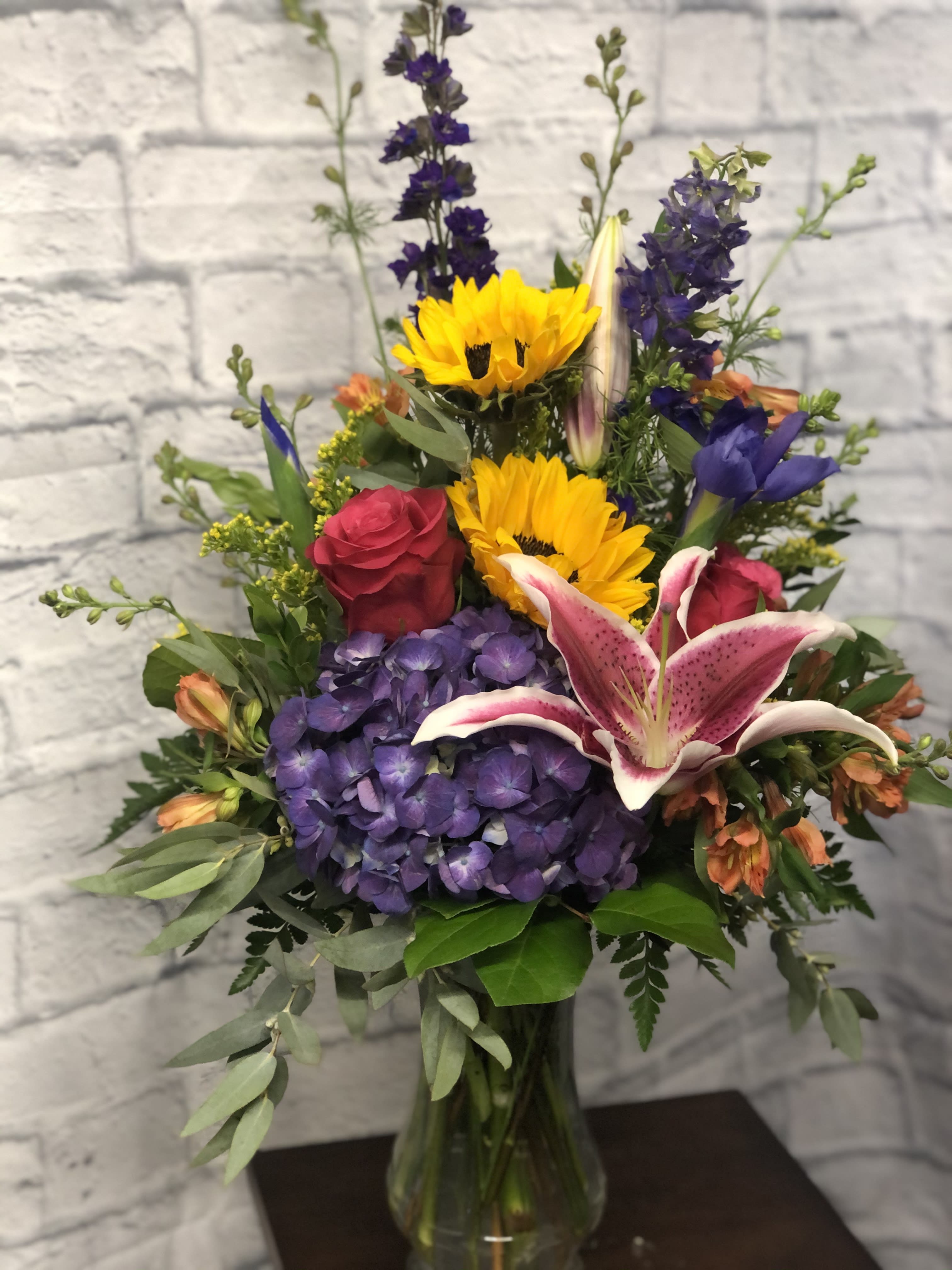 Elegant Design  - Garden Modern! Impress her with a tall bouquet of beautiful flowers designed to look like they came fresh from the garden!
