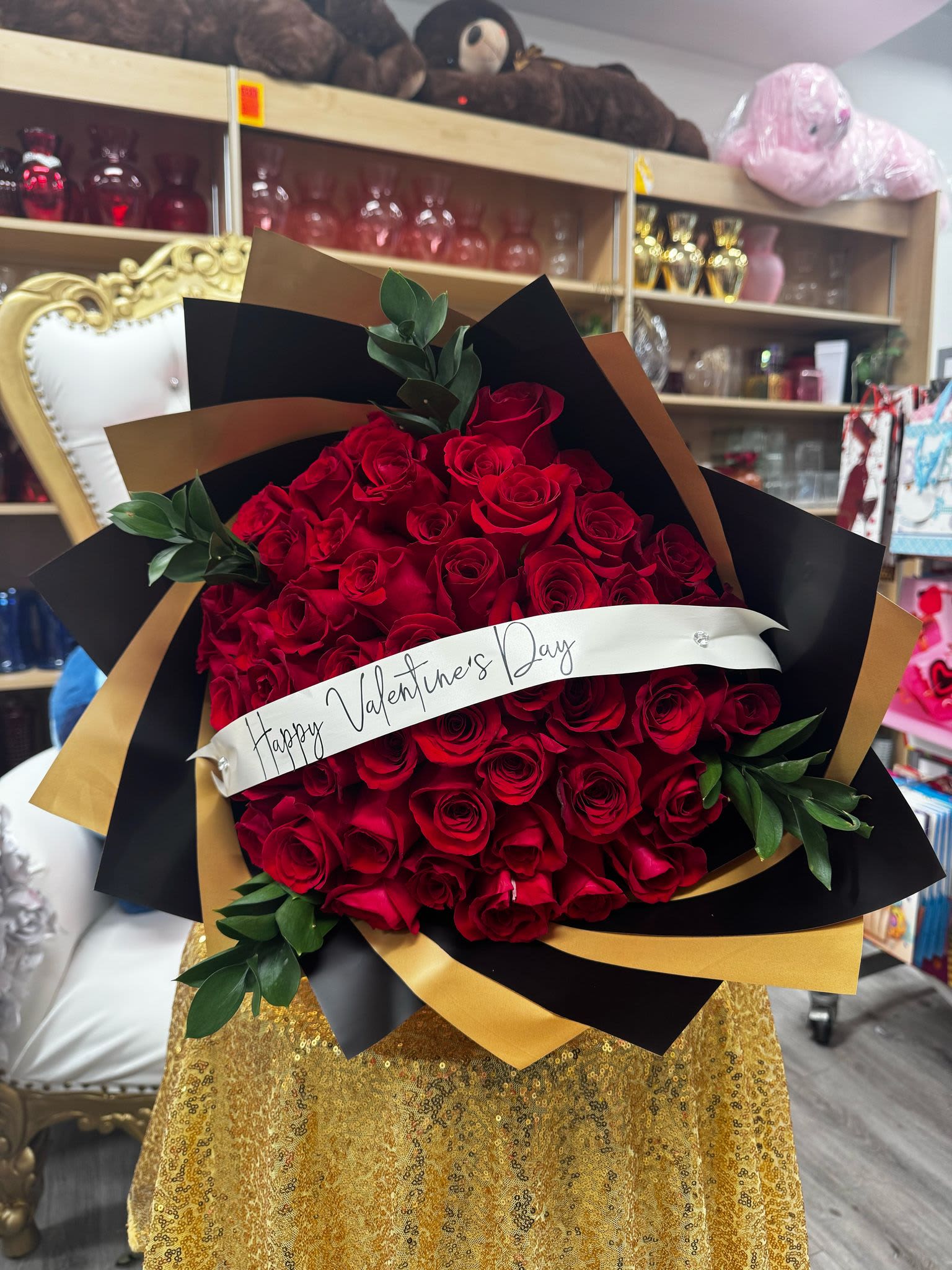 Be my Valentin - Beautiful Bouquet of 50 roses with personalized Happy Valentine's Day