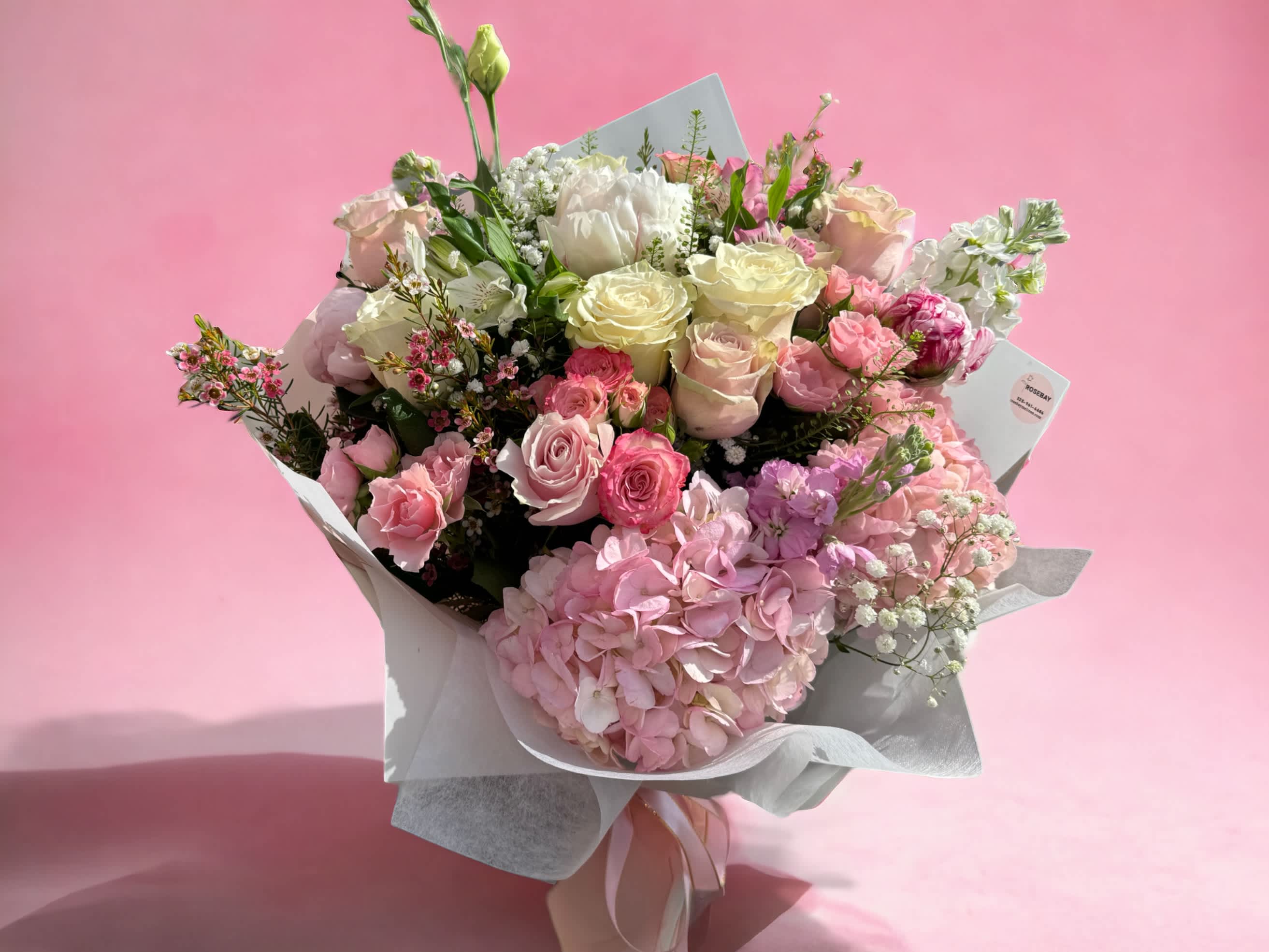 Designer’s Choice xlarge bouquet Designer’s Choice xlarge bouquet - Don't know what to pick? Our designer will arrange a unique bouquet for you. **Flowers and color may vary per design** Please let us know of any allergy to flowers so we can avoid** We offer different colors and styles for wrapping paper. Please note in Florist Instructions your choice of wrapping paper. We have one solid color like red, pink, white, classic brown, clear, etc. We also have two side colors like white/gold, light pink/hot pink, pink/purple, blue/white etc. And lastly, we have them in shiny/iridescent colors, or texture/style paper. Call us at 323-961-6686 if you have any questions.
