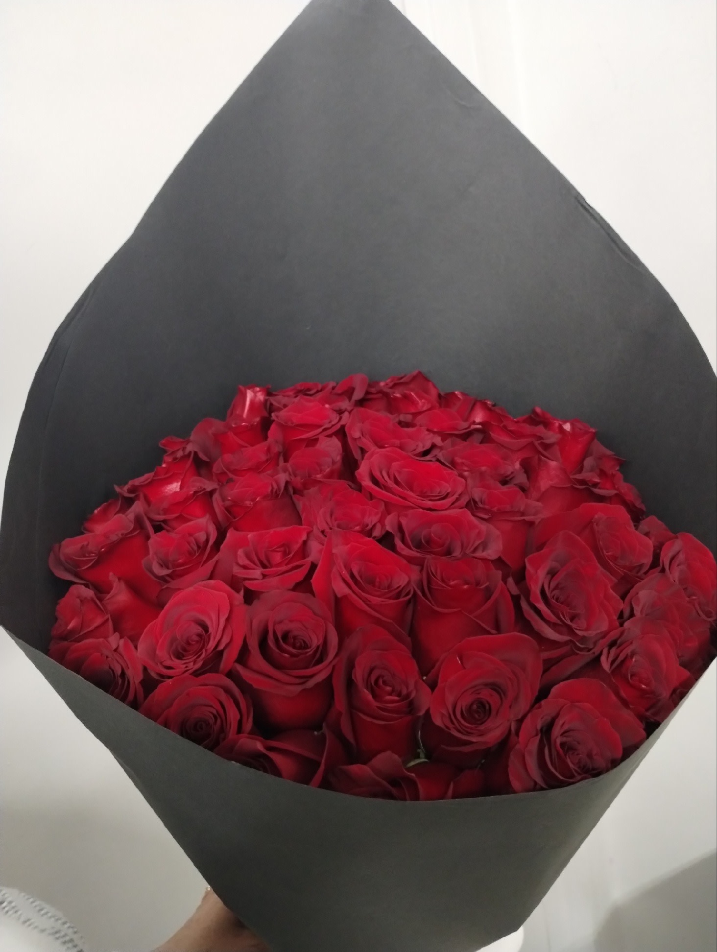 RED LOVE STORY RED LOVE STORY - 4 DOZEN RED ROSES WITH BLACK PAPER