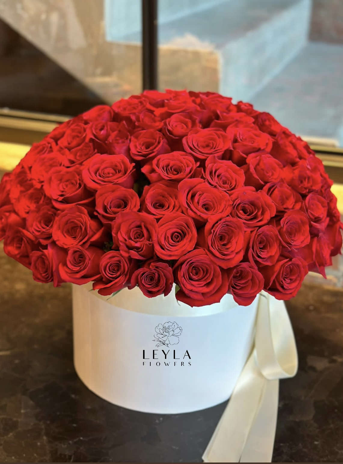 Roses #33 Roses #33 - Amazing flower box for all occasions
