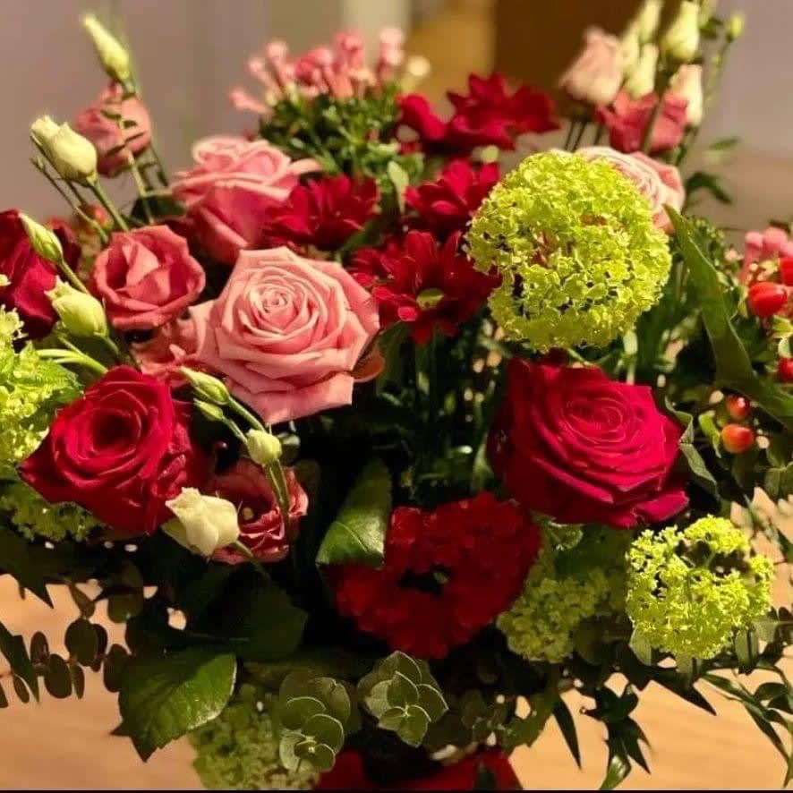 Beauty Bouquet Beauty Bouquet - Carnation Lily Rose Stock