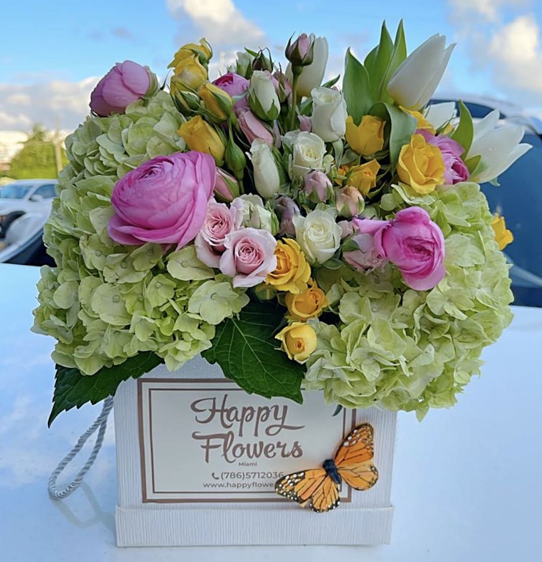Dionis - Beautiful flowers mix in a box. Hydrangea, tulips, spray roses and other flowers.  ▪️ Delivery to their door Each bouquet is unique and is prepared by an expert florist and our customer service team is at your service to ensure the best experience possible.  ▪️Bouquets you can enjoy for longer Some flowers arrive a little closed to ensure extra freshness and protection during shipping. Enjoy the magic of seeing them fully bloom.