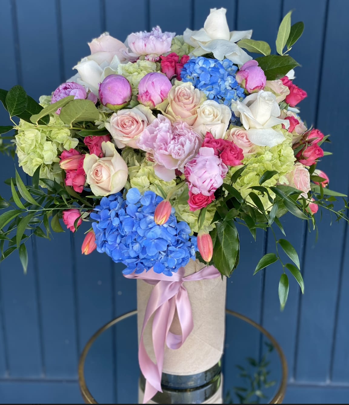 Happy Mood  - A bouquet that won over many. A mix of bright colors that cheer up is collected.  ▪️ Delivery to their door Each bouquet is unique and is prepared by an expert florist and our customer service team is at your service to ensure the best experience possible.  ▪️Bouquets you can enjoy for longer Some flowers arrive a little closed to ensure extra freshness and protection during shipping. Enjoy the magic of seeing them fully bloom.