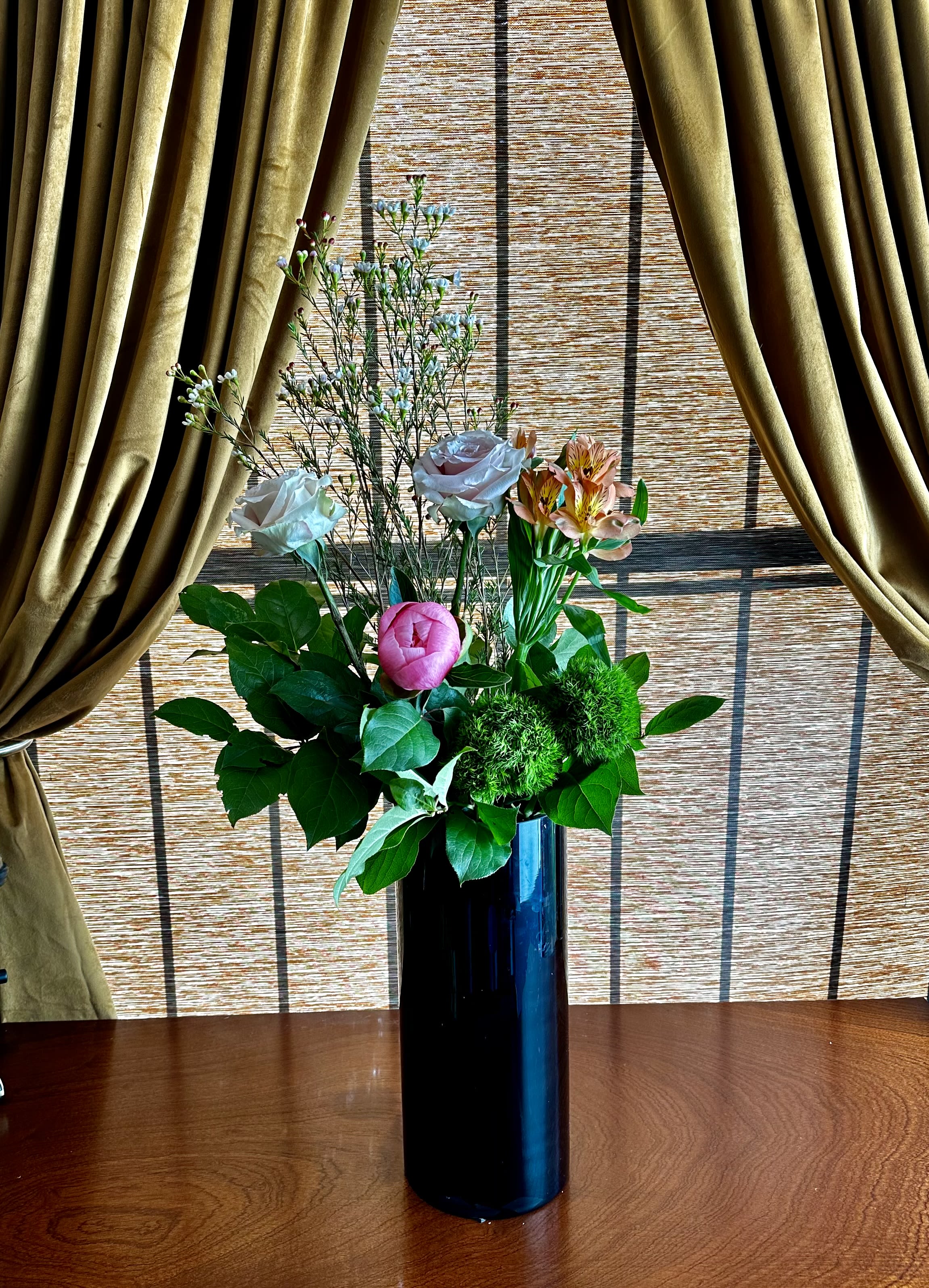 Designer's Choice Bouquet - Indulge in the art of floristry with our Designer’s Choice Bouquet, thoughtfully crafted by the expert florists at Chartreuse by Roje. This exclusive arrangement features a curated selection of the season’s freshest and most vibrant blooms, handpicked to create a stunning, one-of-a-kind display. Each bouquet is uniquely designed, blending texture, color, and fragrance to reflect the natural beauty of every petal.  Please note: The pictures shown are only meant as examples—each bouquet will differ, showcasing the creativity and expertise of our designers.  Every bouquet is beautifully wrapped in craft paper, accompanied by our signature Chartreuse tissue and sealed with the elegant Chartreuse by Roje wax seal, adding a luxurious finishing touch.  Perfect for any occasion or as a spontaneous gift, the Designer’s Choice Bouquet allows you to experience floral artistry at its finest. Trust our designers to weave together an elegant and inspiring arrangement that brings joy and sophistication to any space.  Celebrate beauty, creativity, and the unexpected—only at Chartreuse by Roje.