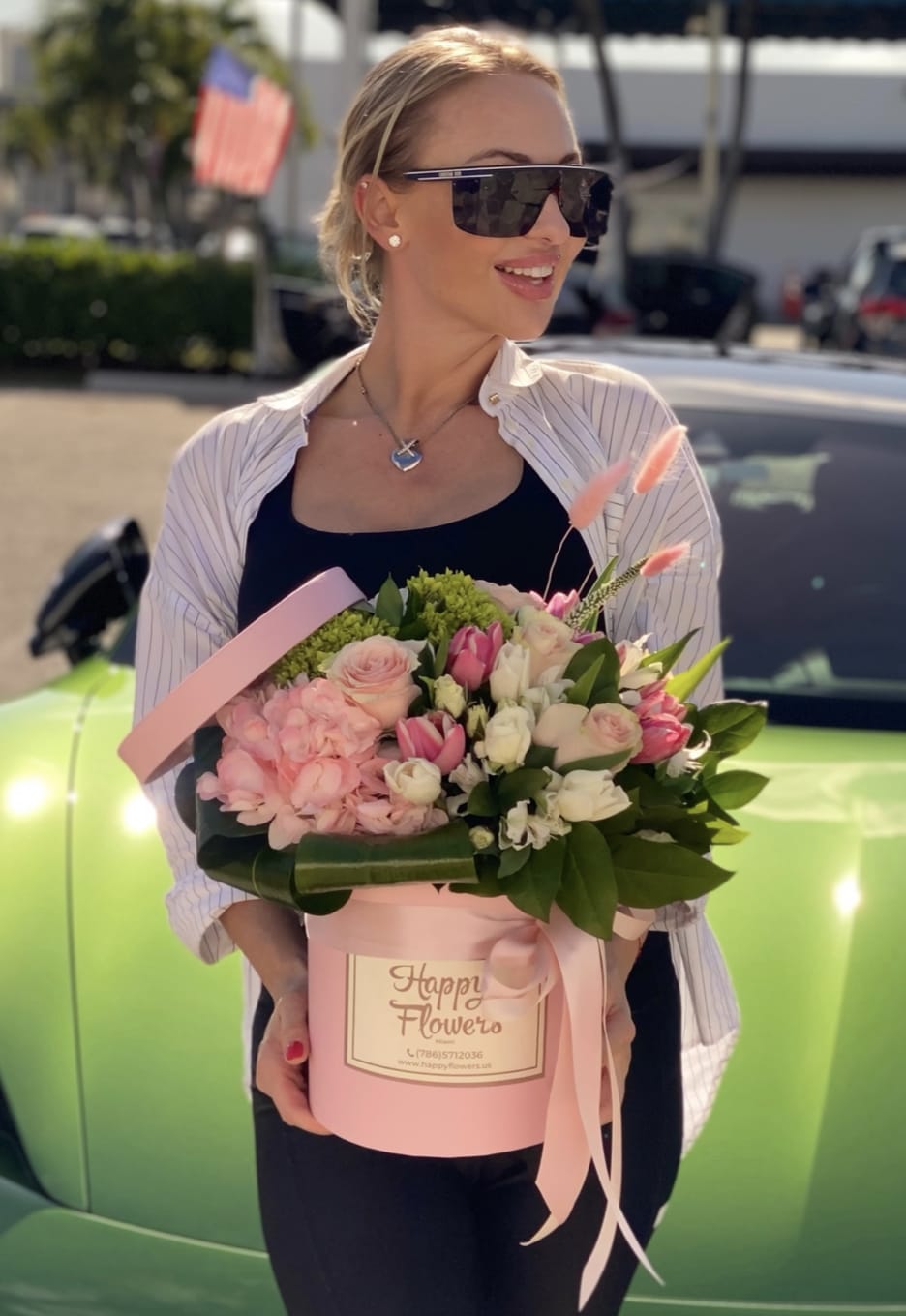 Spring Beauty  - Bouquet in pink tones. A beautiful addition to any event.  ▪️ Delivery to their door Each bouquet is unique and is prepared by an expert florist and our customer service team is at your service to ensure the best experience possible.  ▪️Bouquets you can enjoy for longer Some flowers arrive a little closed to ensure extra freshness and protection during shipping. Enjoy the magic of seeing them fully bloom. 