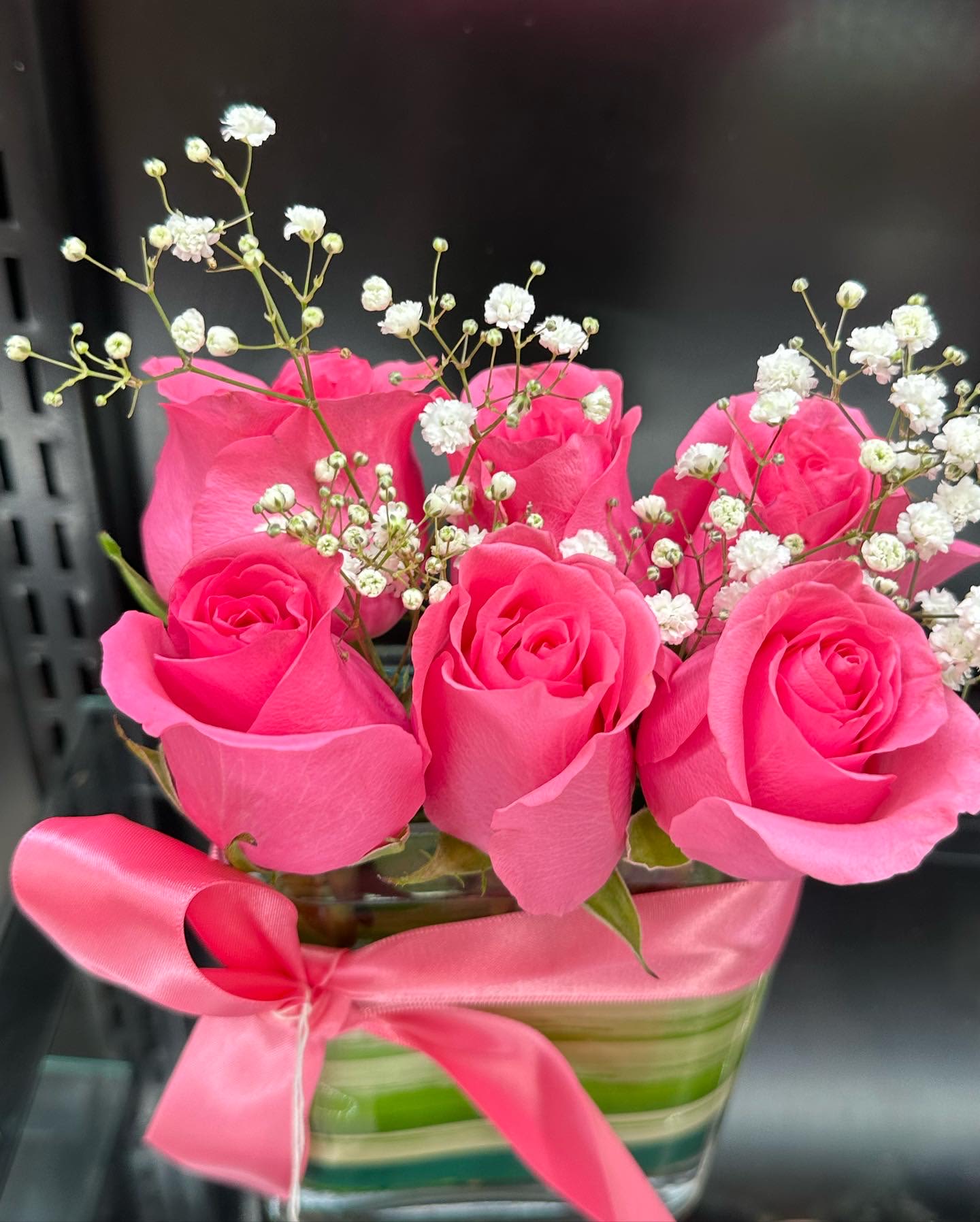 Ros’e by misrak  - Short flowers and small vase 