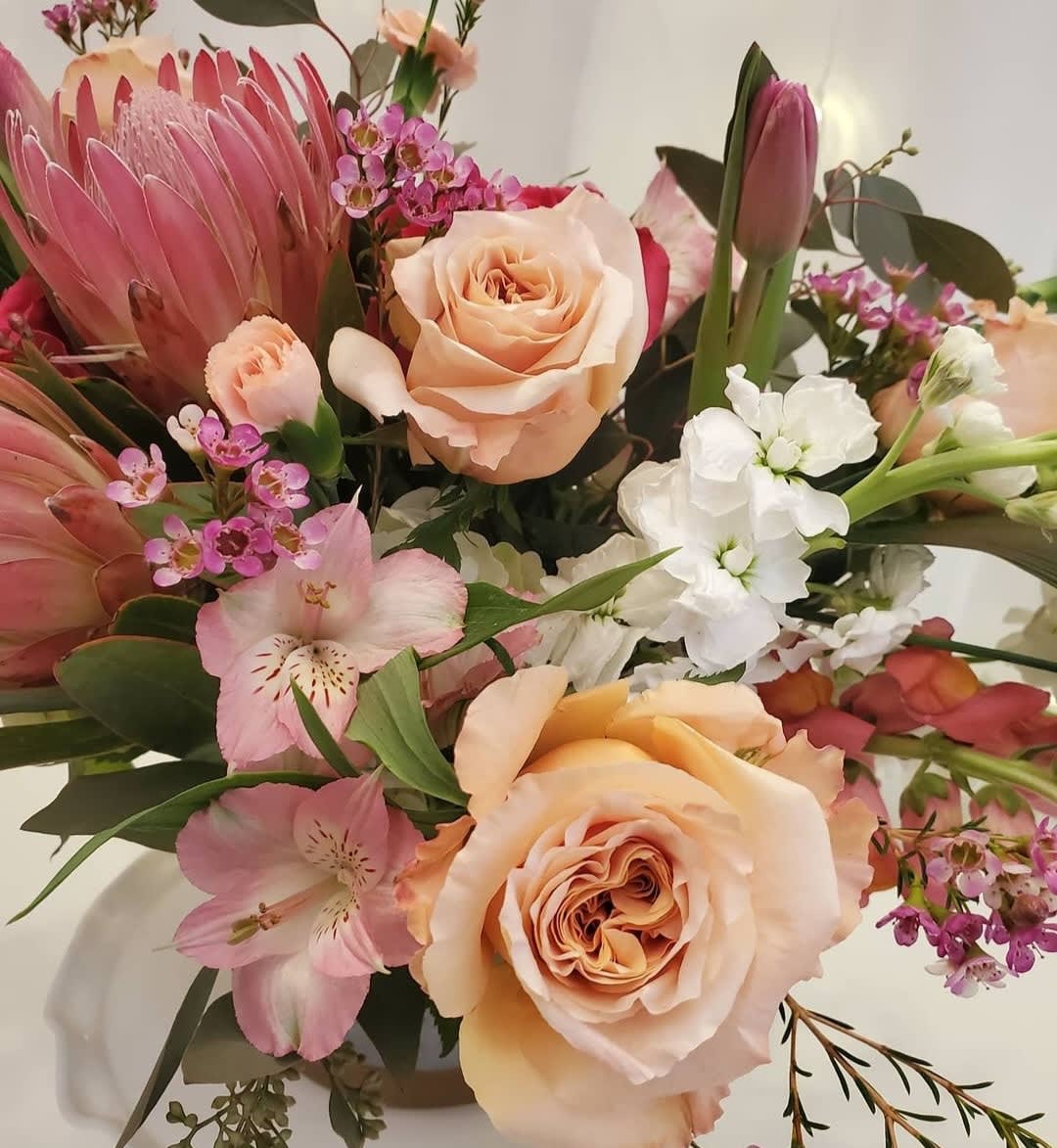 Designers Choice Of Seasonal Premium Blooms - Seasonal Premium Blooms Hand Selected By Our Skilled Designers. Just Sit Back and Let Our Team Do The Tough Job Of Creating A Beautiful Hand Crafted Arrangement.  I