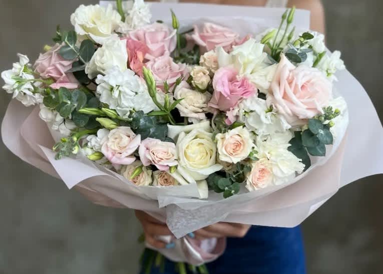 White&amp;Pink - Elevate your floral experience with our exquisite hand-tied bouquet, featuring a delightful blend of Roses, Lisianthus, Stock, Spray Roses, and lush Greenery. Each bloom is thoughtfully selected to create a harmonious symphony of colors and textures that will captivate your heart.  *If you need further information, please feel free to contact us! (650-885-6421) we offer service for all special needs! *some seasonal flowers &amp; vases subjected to change based on the season &amp; availability .