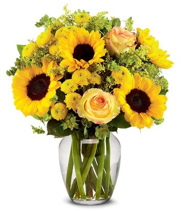 Brilliant sunflower & Rose bouquet Brilliant sunflower & Rose bouquet - Yellow flowers on a clear vase
