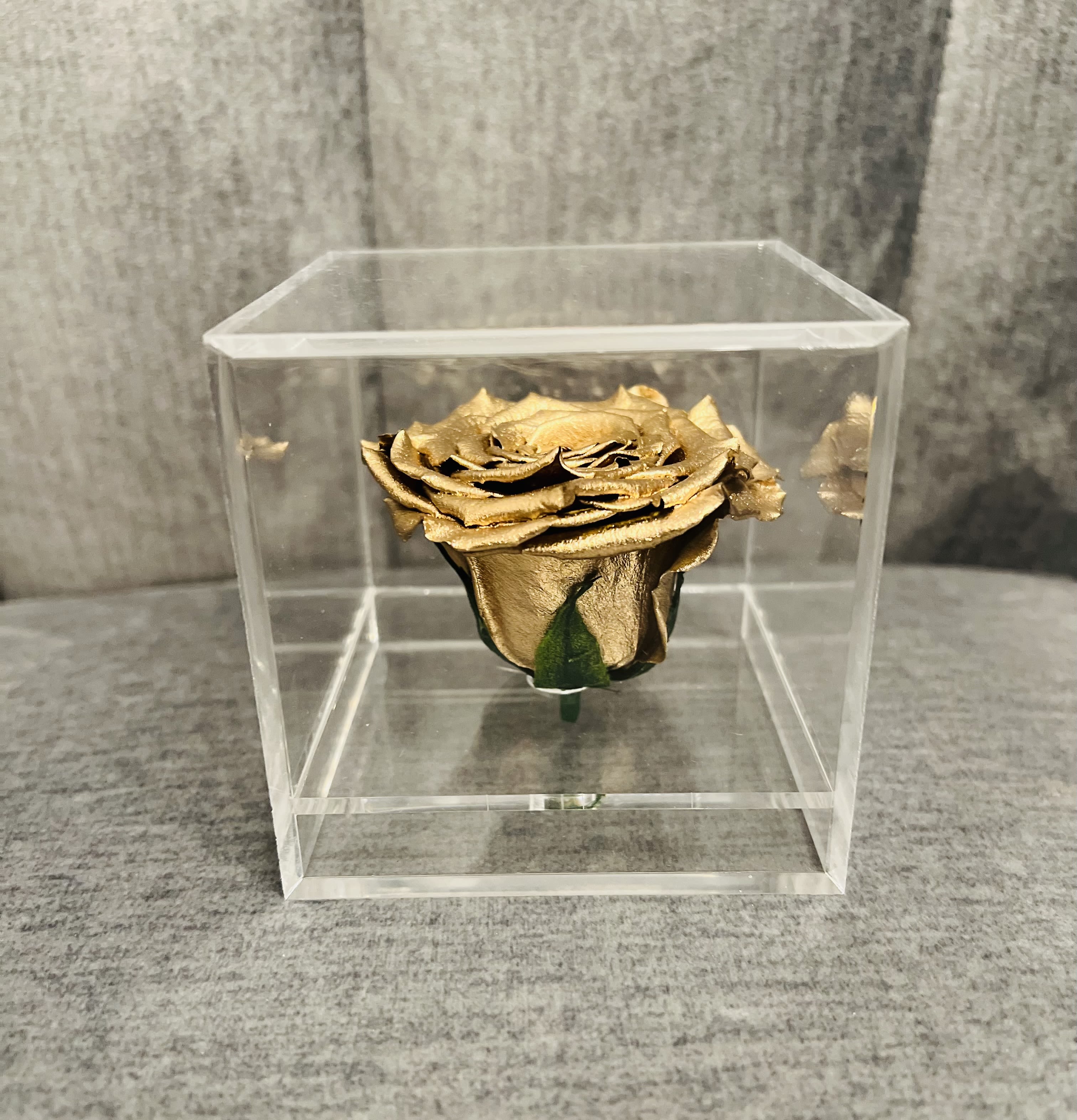 Gold preserved rose - Gold preserved rose