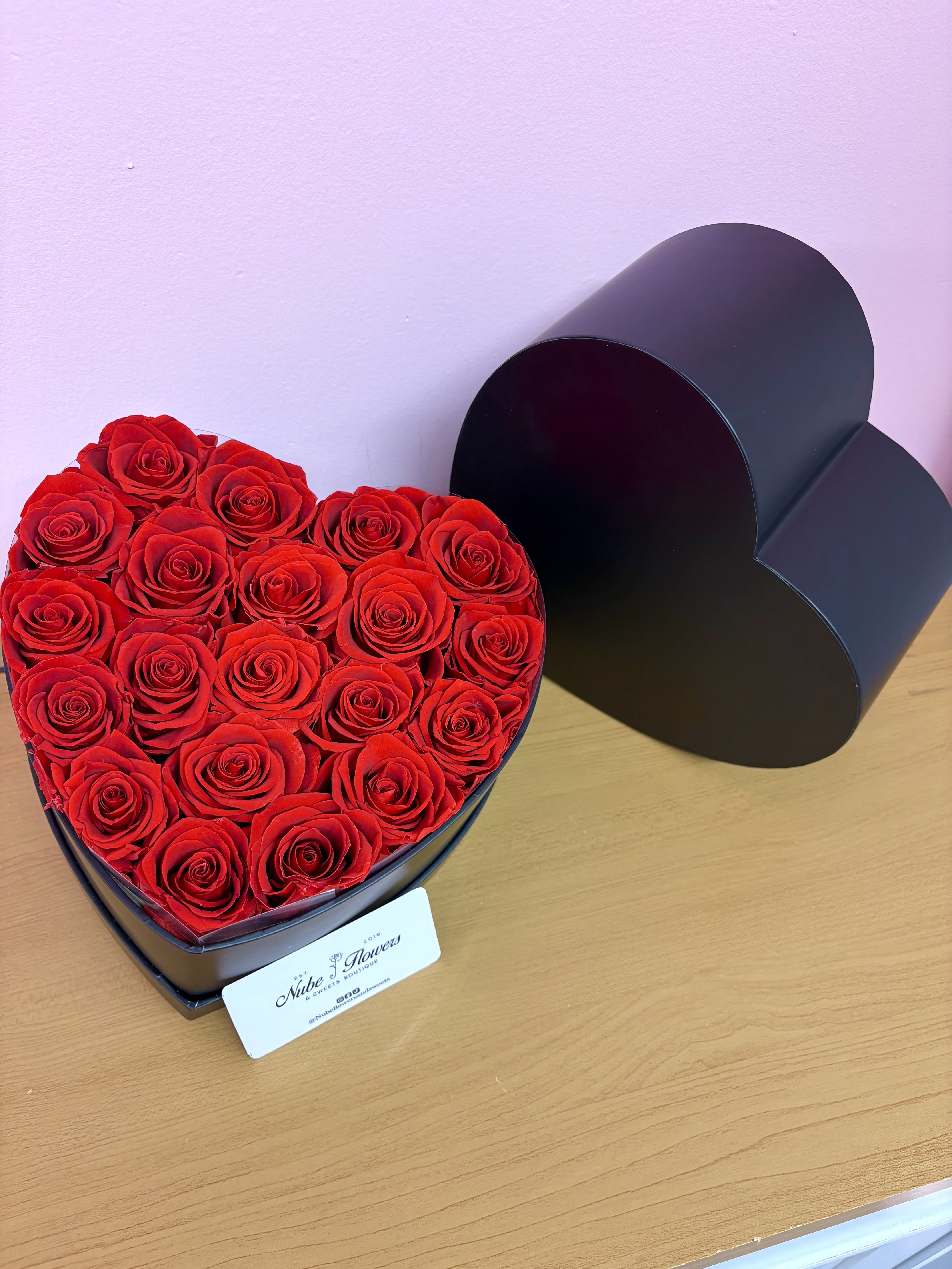 Heart Box : preserved roses - 20 roses that last 1 to 3 years 