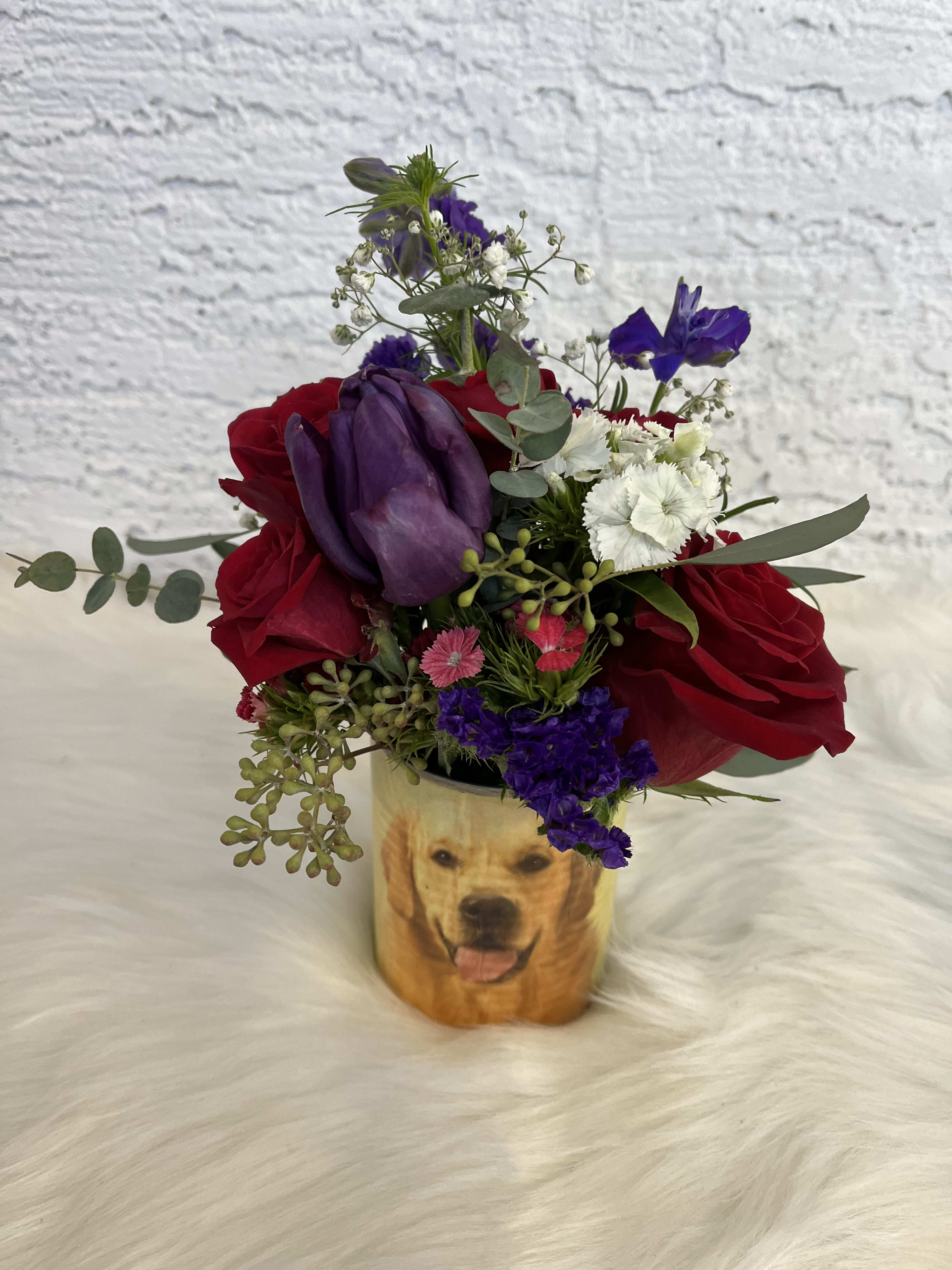 Jacks - Cans full of love decorated with fresh seasonal flowers.  With our special and unique creations, we want to touch the heart of each person who receives one of our arrangements. We have put all our talent and love into each and every one of the creations. You are our inspiration.