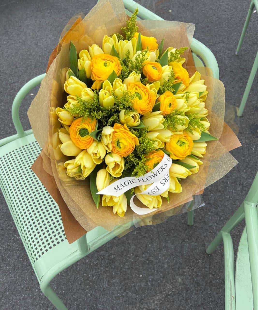 #56 Nectarine Dream - Ranunculus mixed with tulips bouquet 