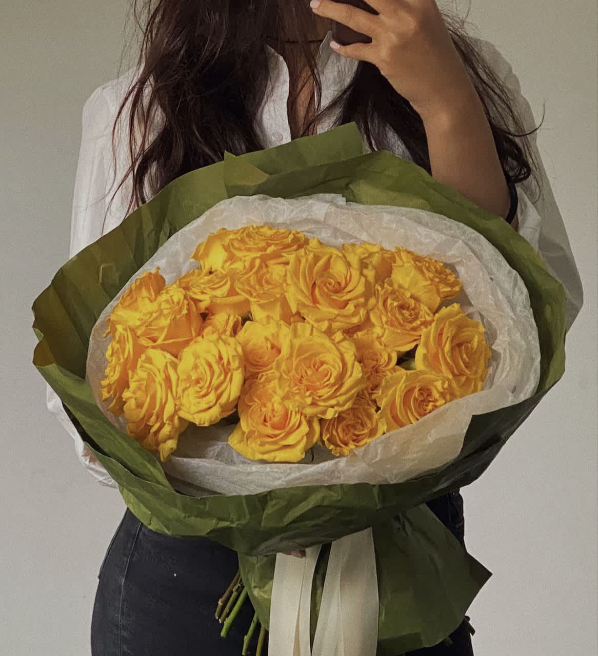 #111 Yellow green - yellow roses