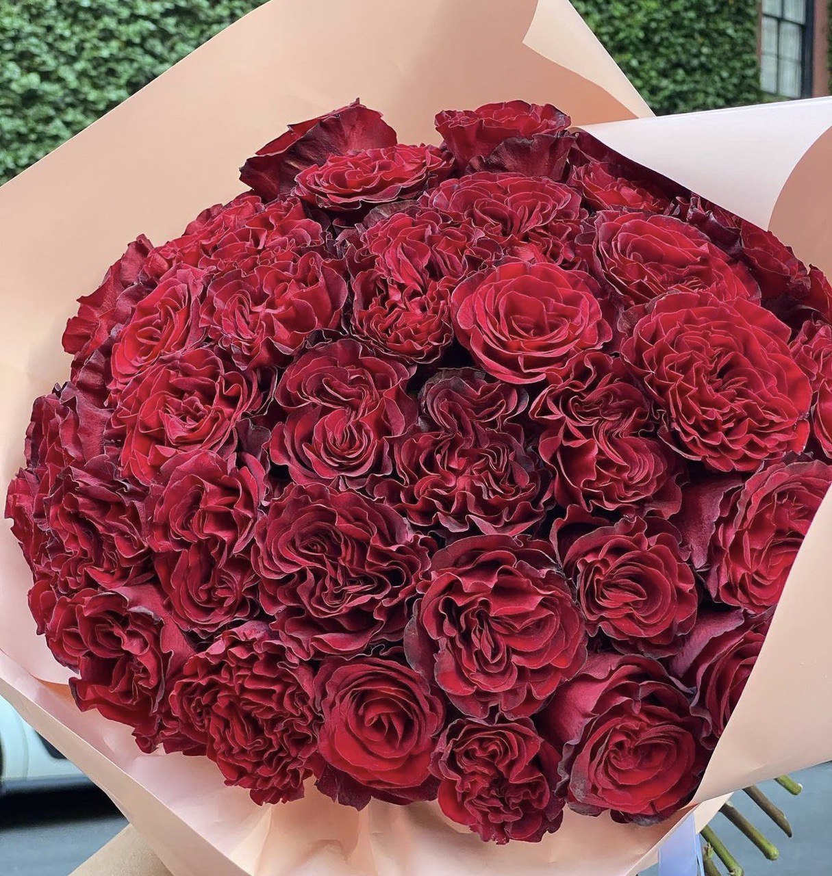 #104 Vermillion - A bouquet of premium red roses is an elegant and not banal classic that combines passion and sophistication. It is ideal for those who appreciate uniqueness and depth of emotions.