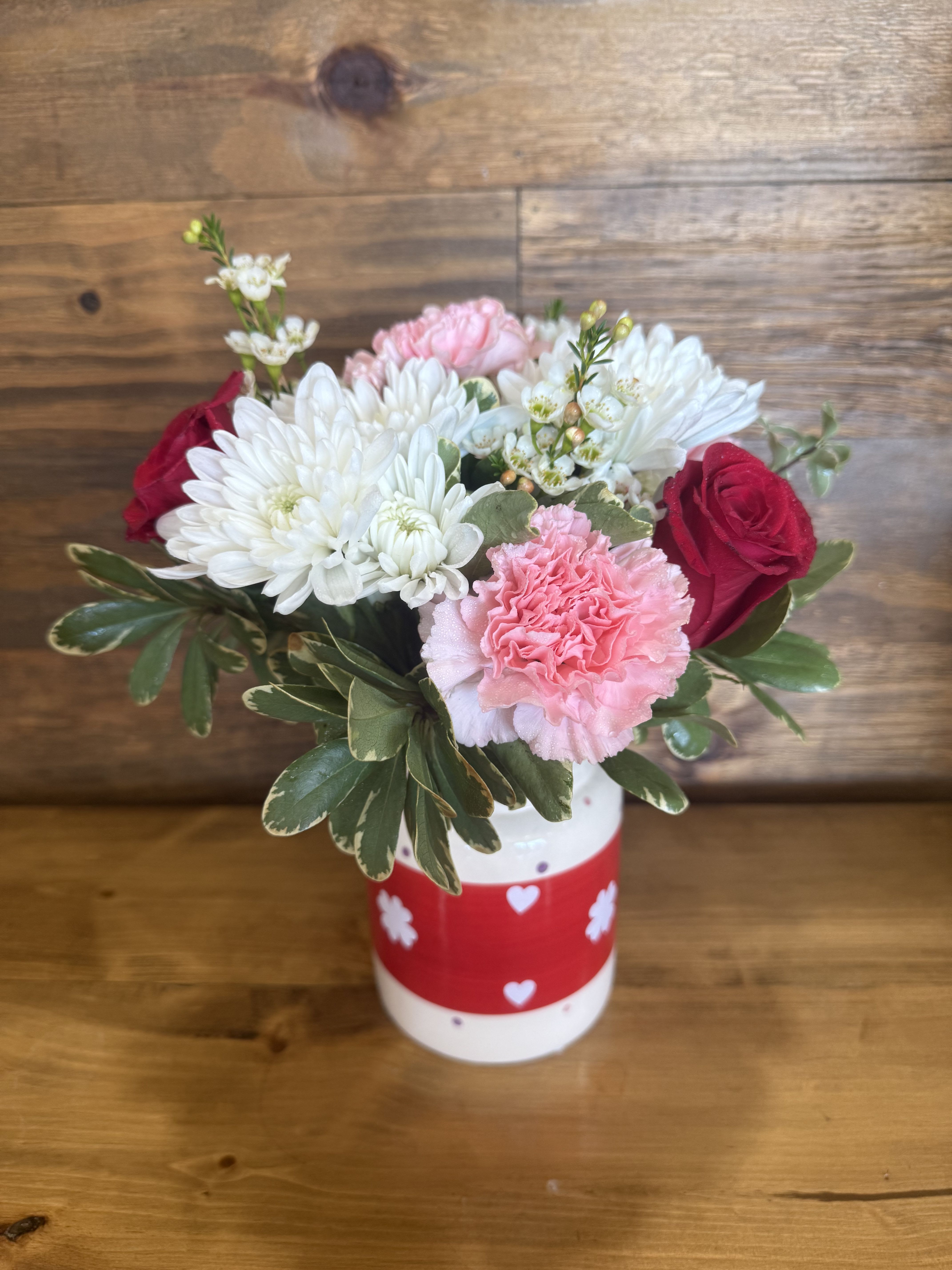Love︎ - Beautiful arrangement to day I LOVE YOU! *container pattern/color may vary*