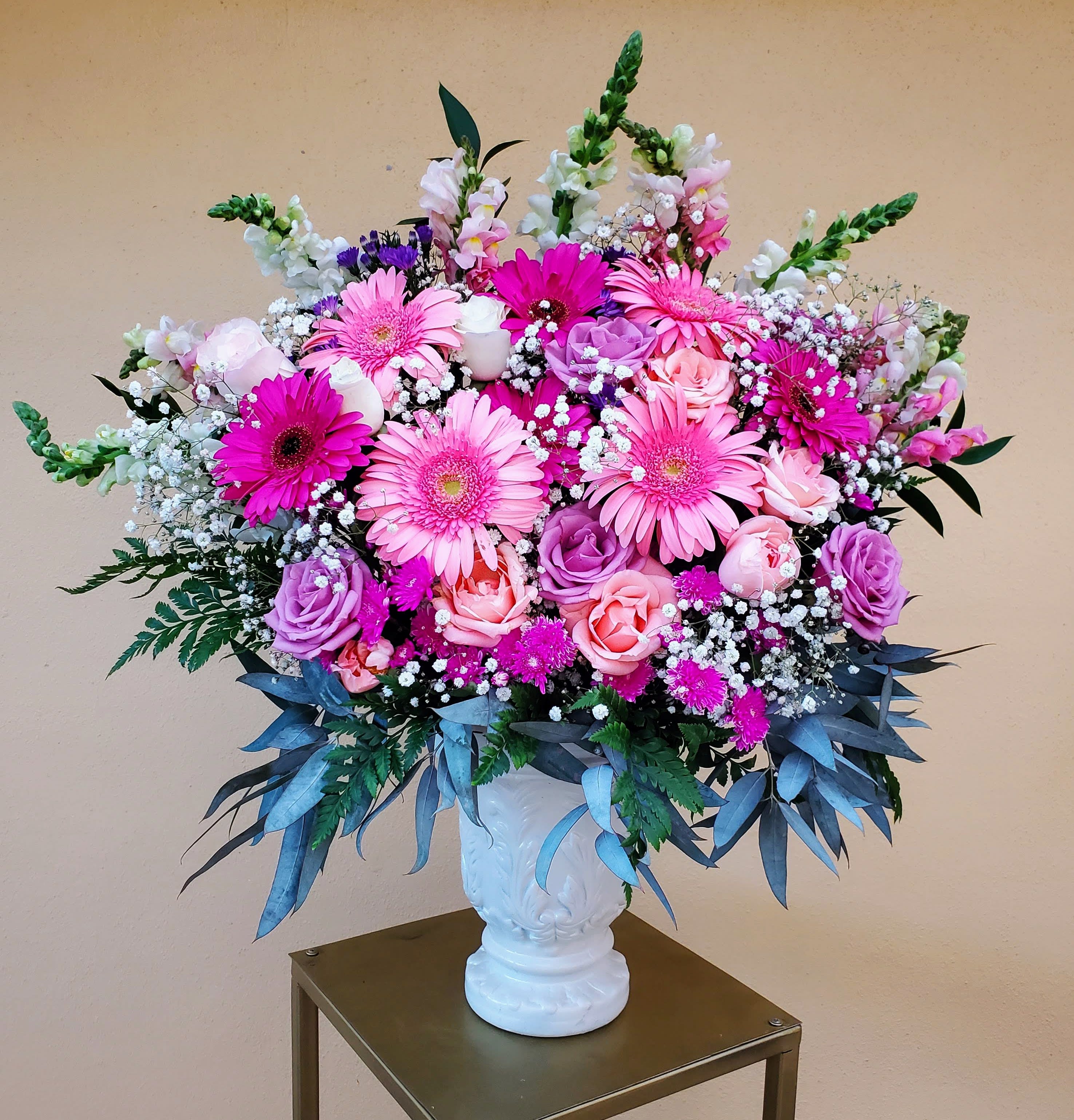 Pink Gerber with Gypsophila Pink Gerber with Gypsophila