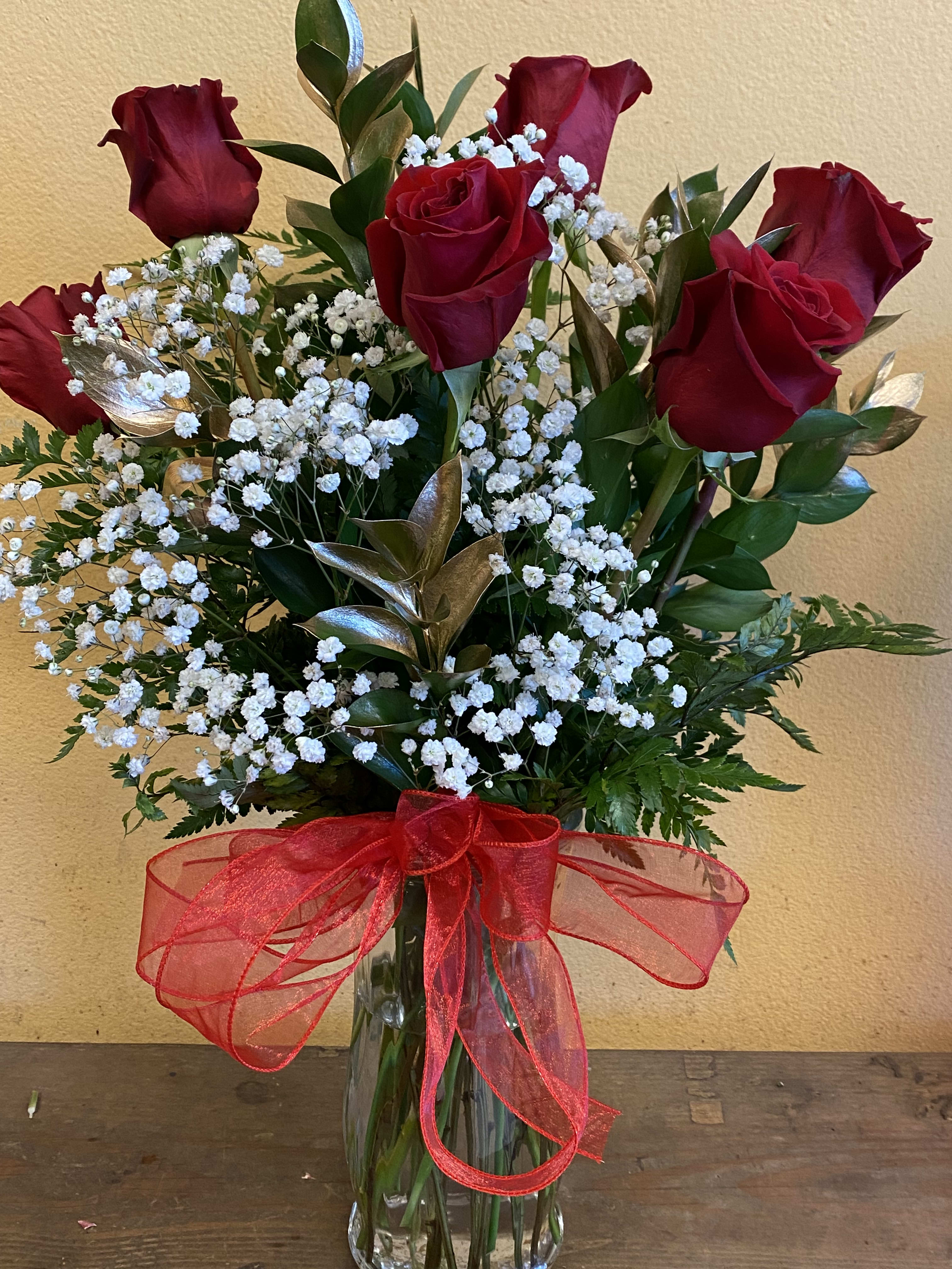 6 ROSES IN A VASE (U PICK COLOR)  - 6 ROSES IN A VASE SAMPLE( YOU TELL US WHAT COLOR TO USE)  PRICE DOES NOT INCLUDE RAINBOW ROSES OR BLUE ROSES