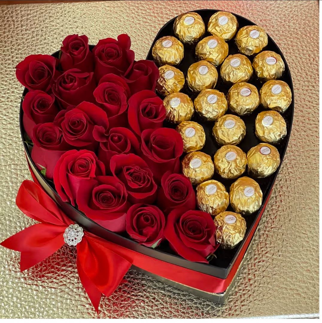 Chocolate rose - Heart of roses and chocolates 