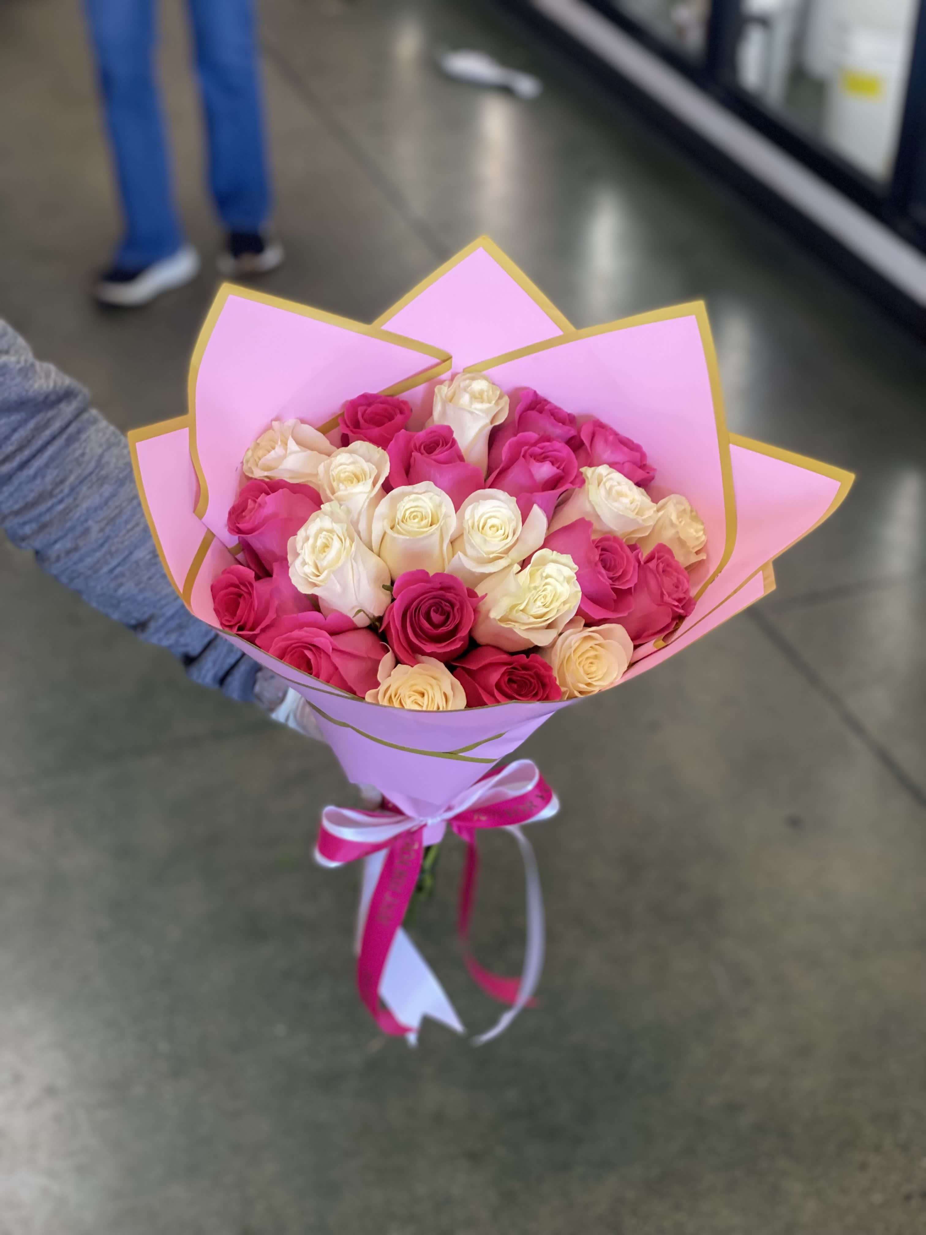 2 Dz Small Buchon - 24 Roses. Photo is Hot pink and White.  You can request change in colored roses. 