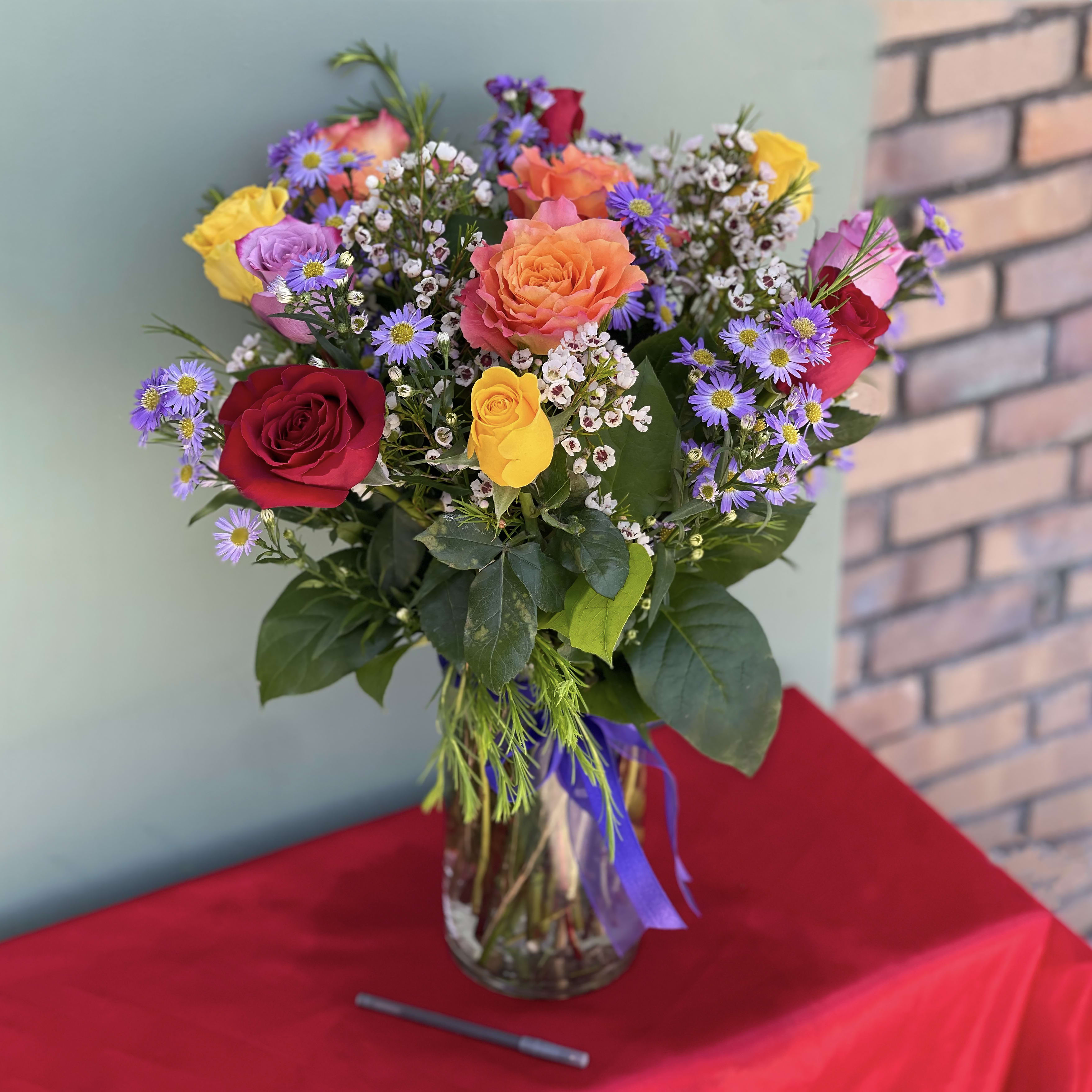 Color Me Impressed - Make your loved one's day with this special arrangement full of long stem Ecuadorian Rose :D 