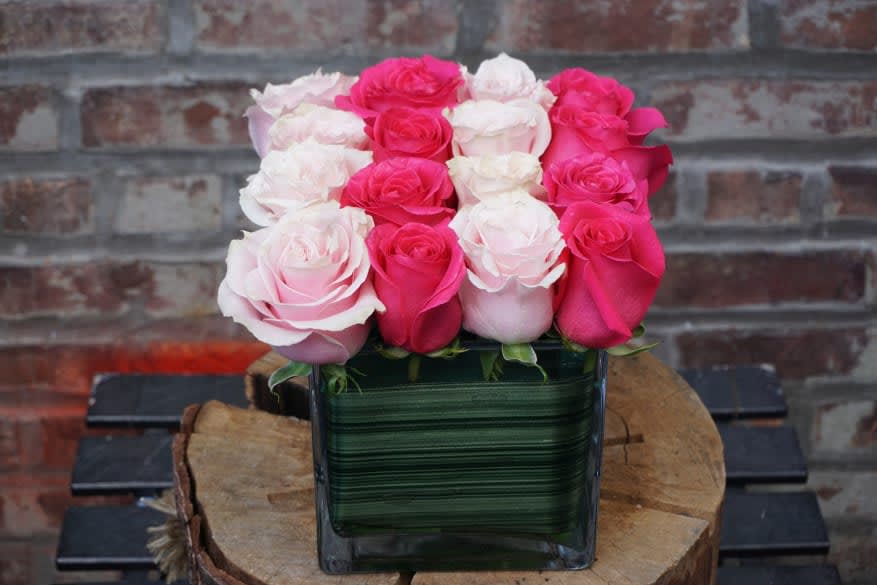 Mesa Fresa Mesa Fresa - A strawberry bed of blush & hot pink roses...