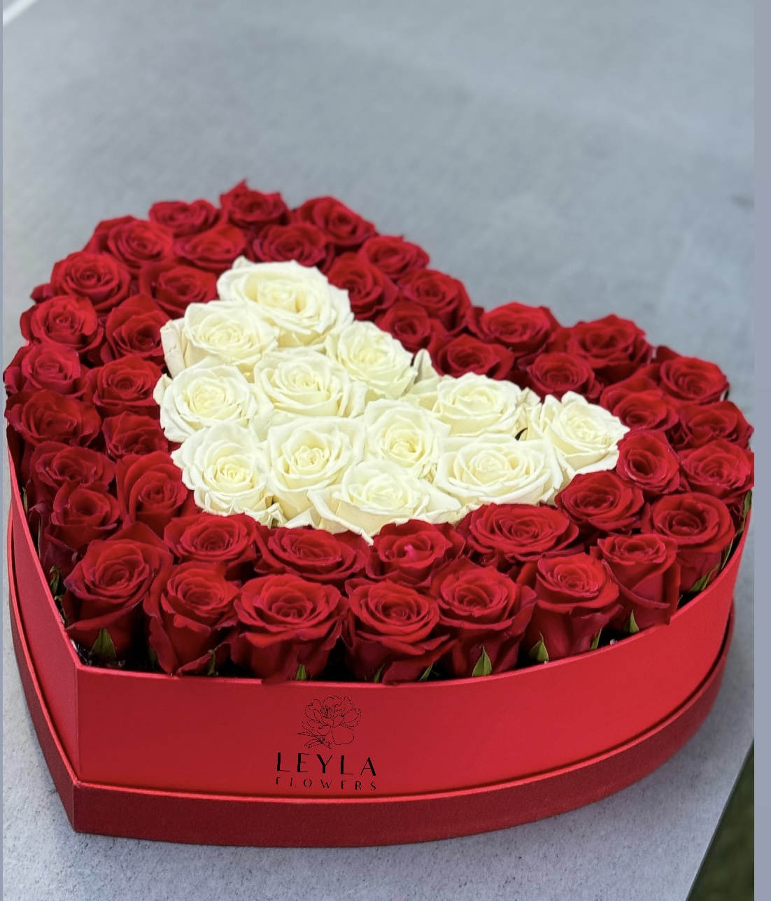 Roses #18 Roses #18 - Amazing flower box for all occasions