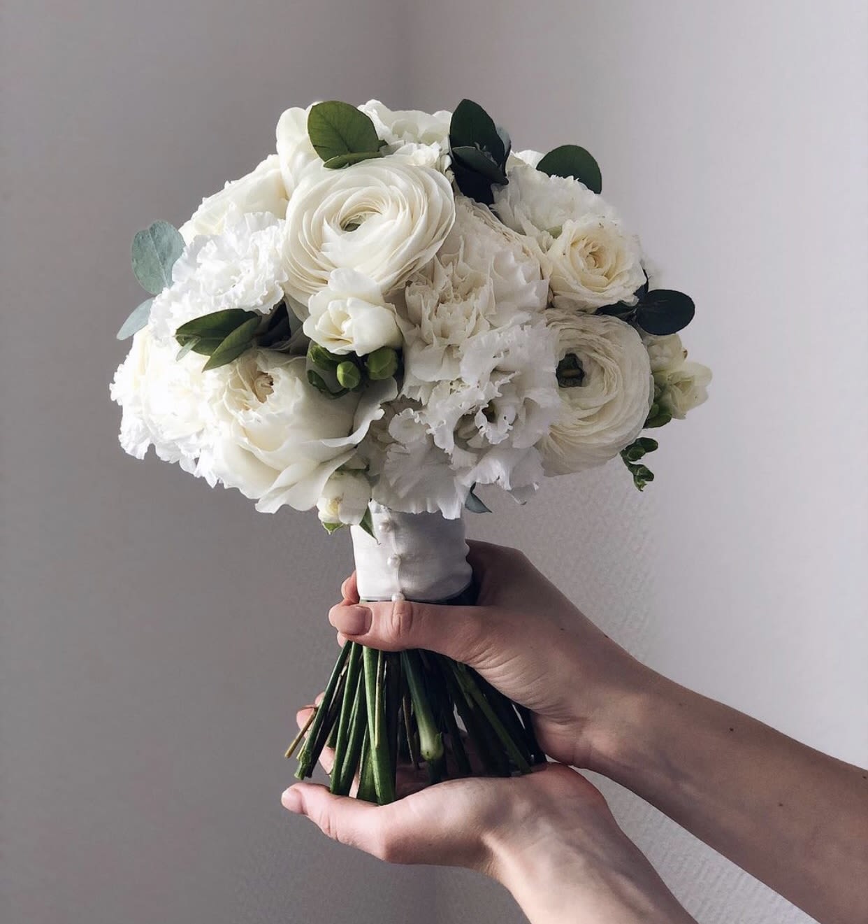 Bridal Bouquet Classic Round White Bridal Bouquet Classic Round White - Bridal Bouquet classic round white.