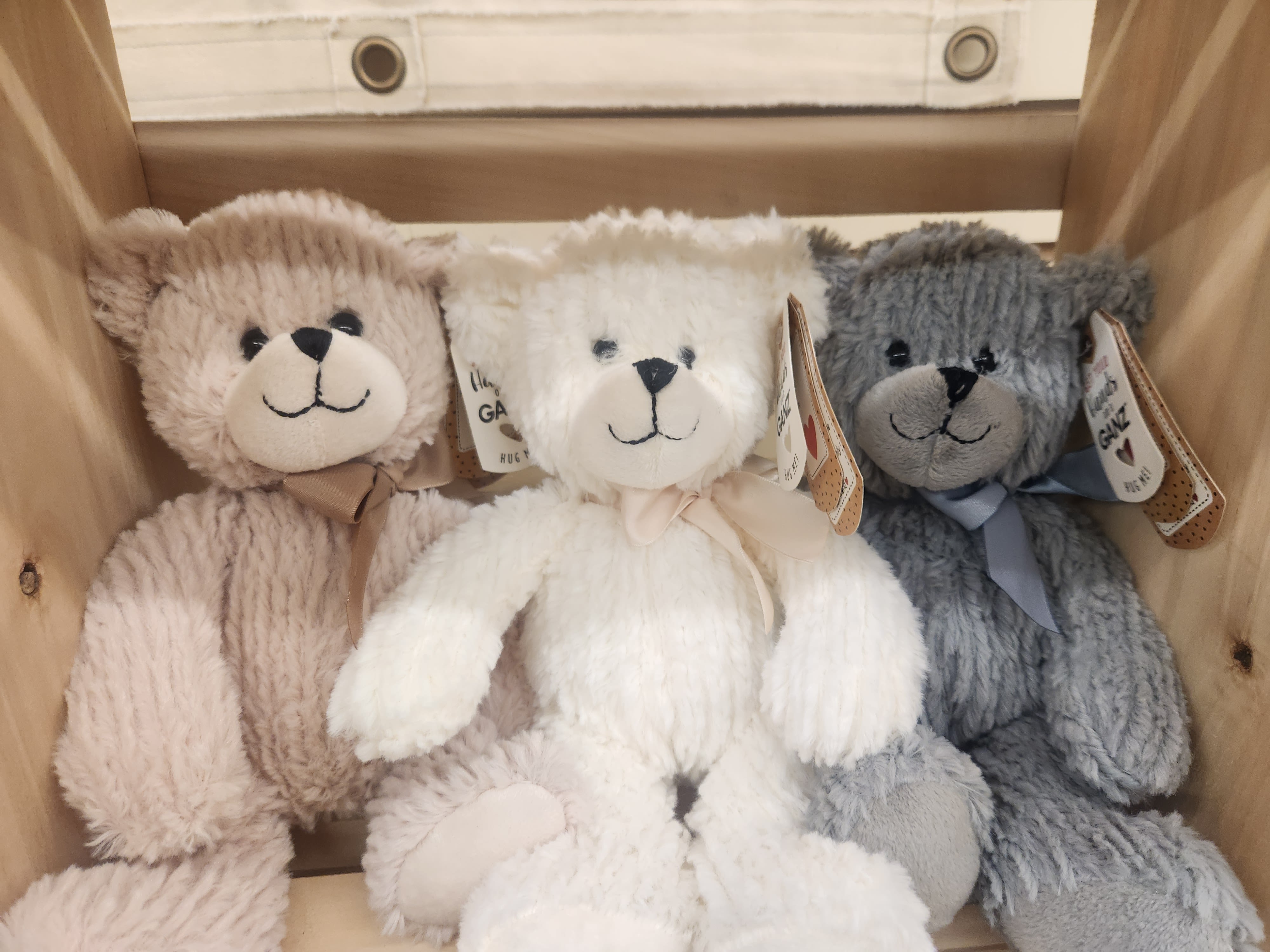 Wooley Bear Wooley Bear - Soft and plush bear to cuddly too. Choose the color you want. Tan, cream or gray