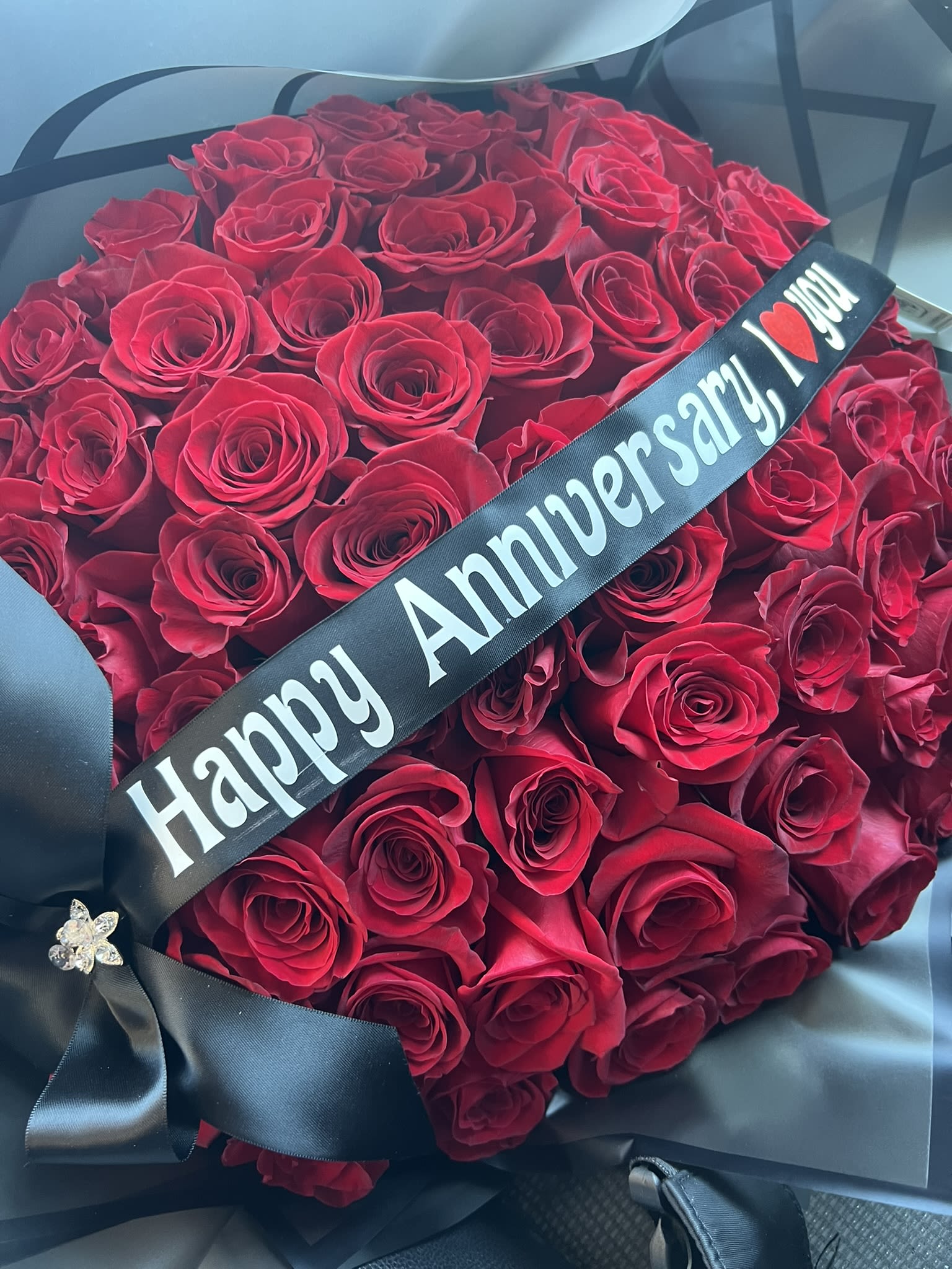 Happy Anniversary Happy Anniversary - Bouquet of 36 Red Roses, includes a ribbon with Happy Anniversary.