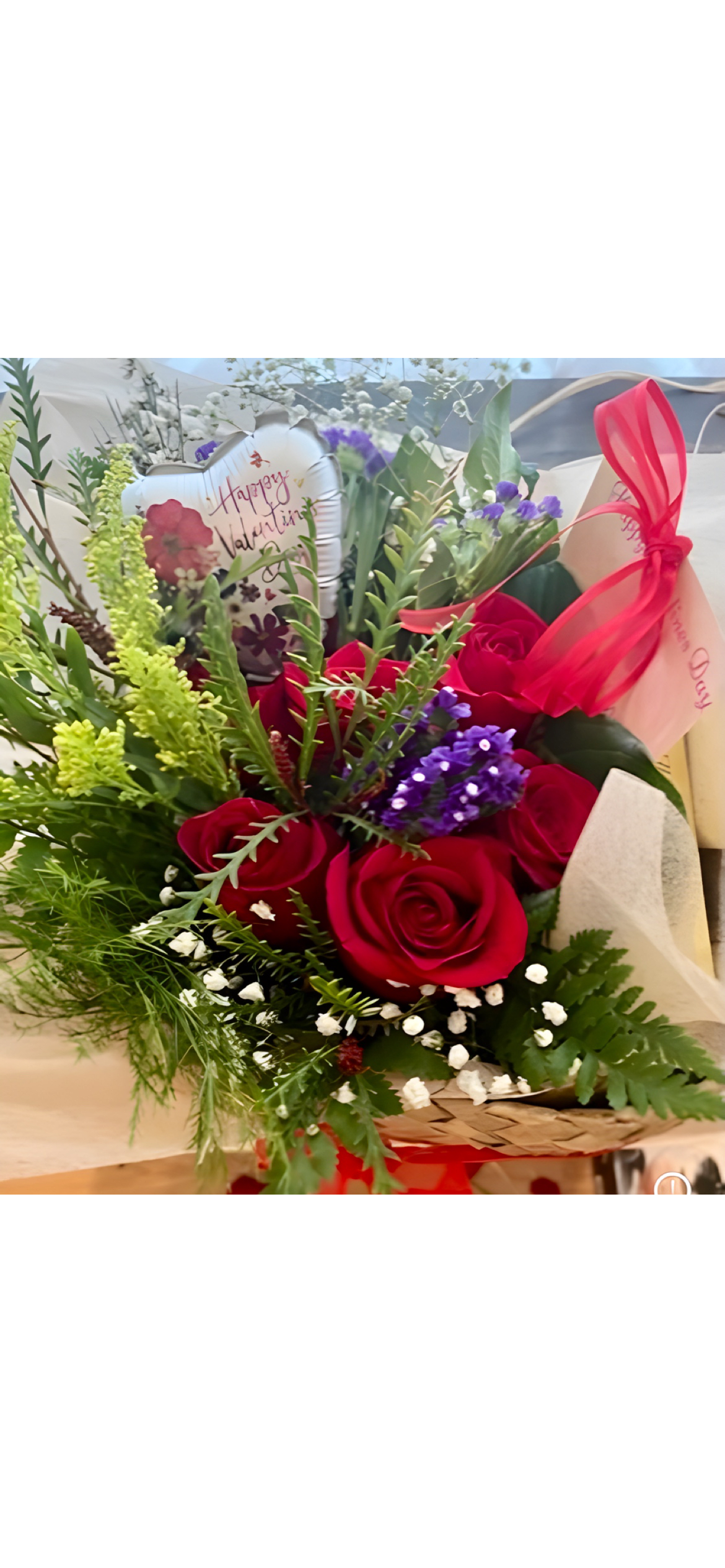 Box with flowers &amp; chocolate  - A lovely box to say I love you .  Roses mixed with complimenting fillers and stuffed with sweet chocolates ! 