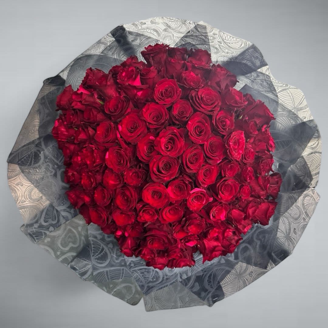 Elegance Rose - A beautiful and elegant arrangement of roses of the best selection for any occasion. the color is posible change at your choice, the available colors are: Yellow, Orange, Pight Pink, Dark Pink, White, Purple, if you want other color, only write on the notes.