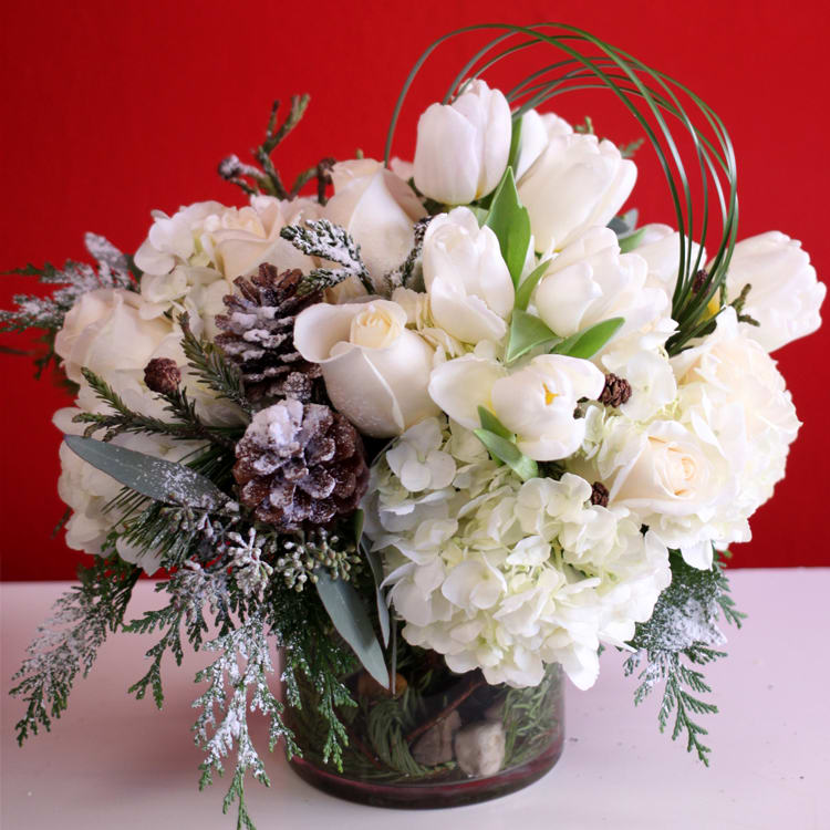 Snow Ball Snow Ball - Christmas Tulips and Roses Approx. 10" Round