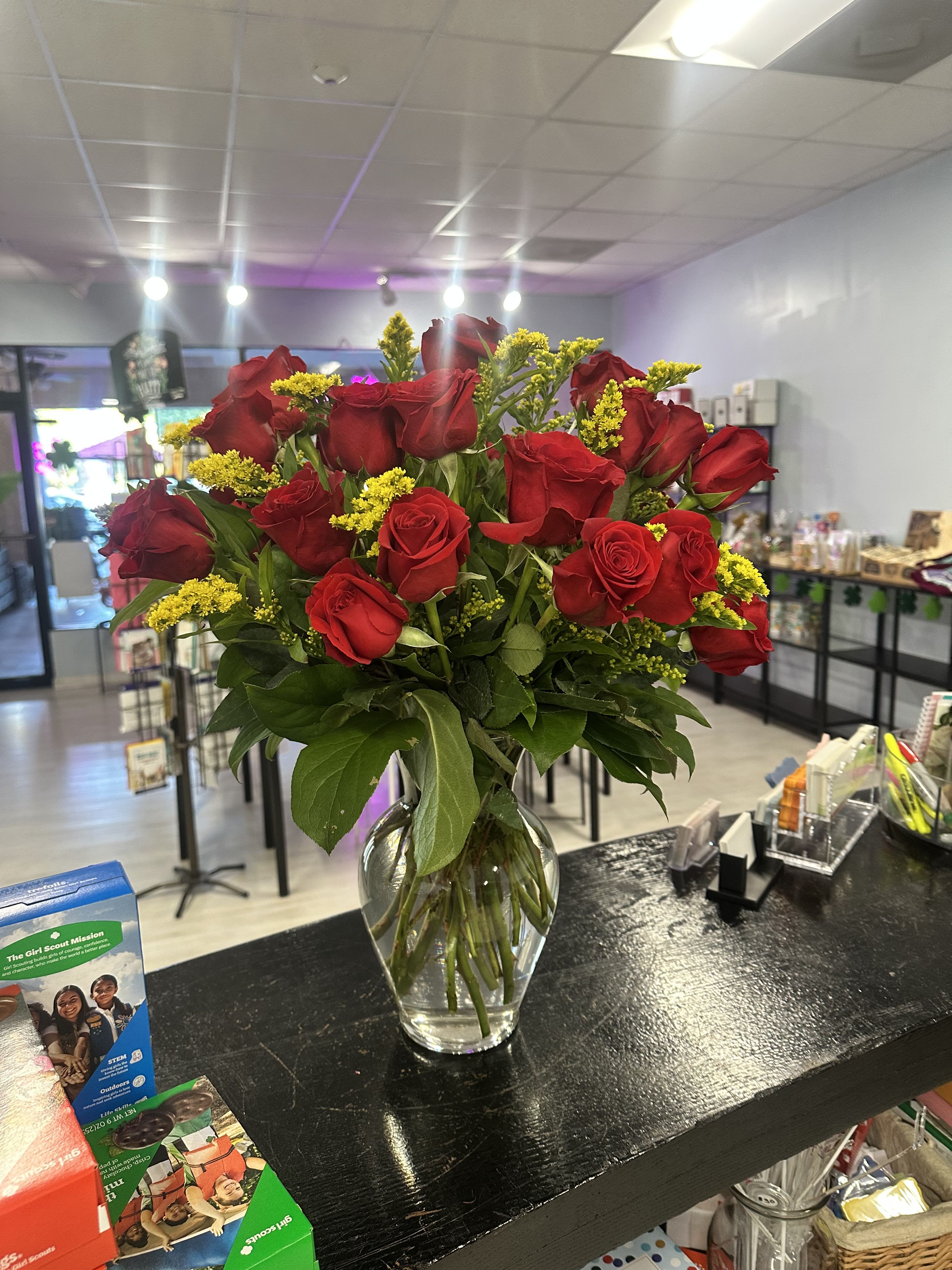 Roses for every occasion Roses for every occasion - Two dozen roses with premium greens and yellow tips