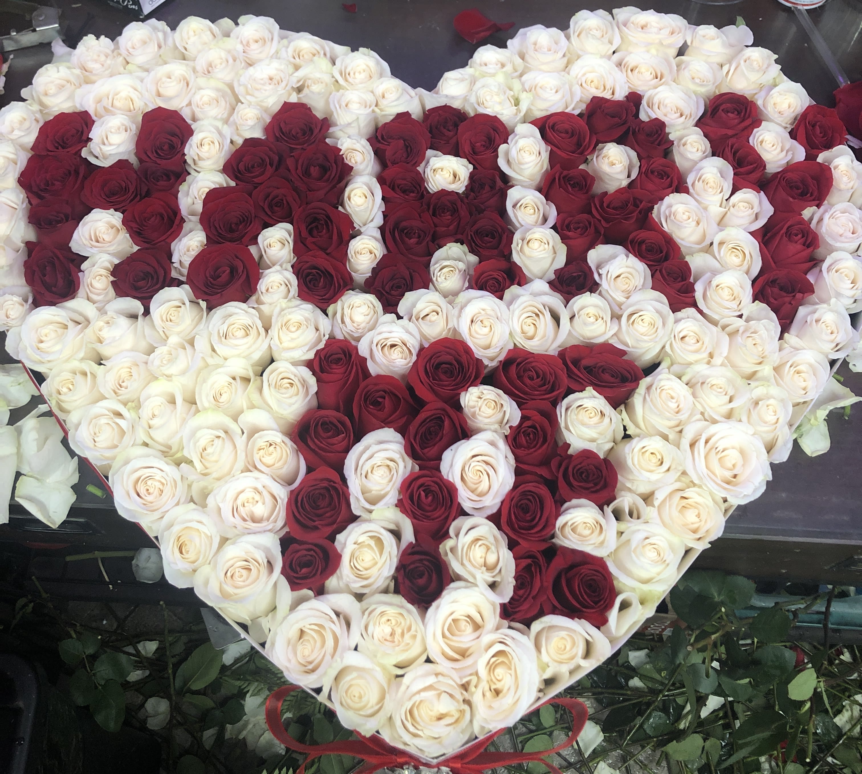 MARRY ME MARRY ME - Heart shape full of roses for proposal ,we can make the box with different colors of roses .