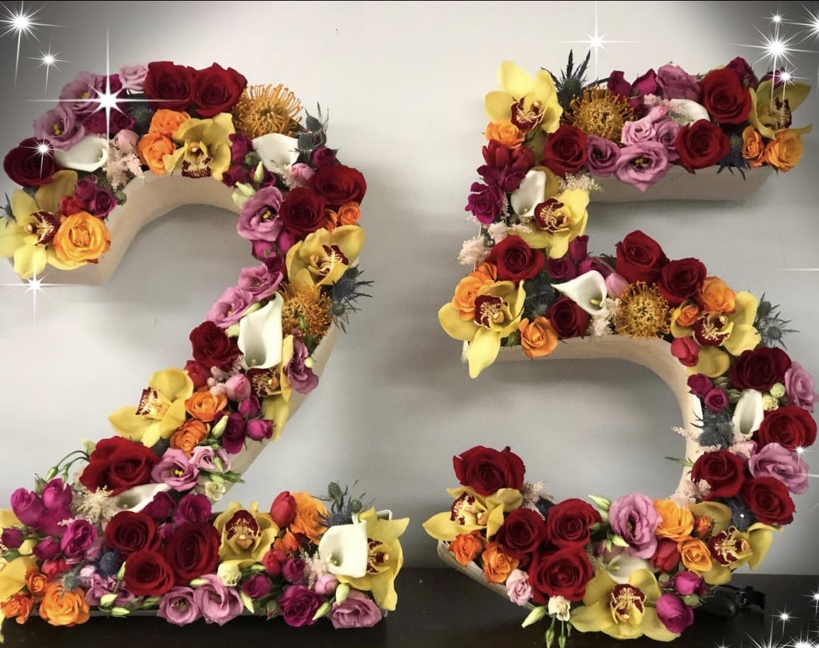 Custom Numbers 25TH B-Day  - Customized designed numbers 25th birthday .We use the flowers of the season and combination of colors can be changed ,let us know about the changes .The length of the can be 20'-24' wide its 16'