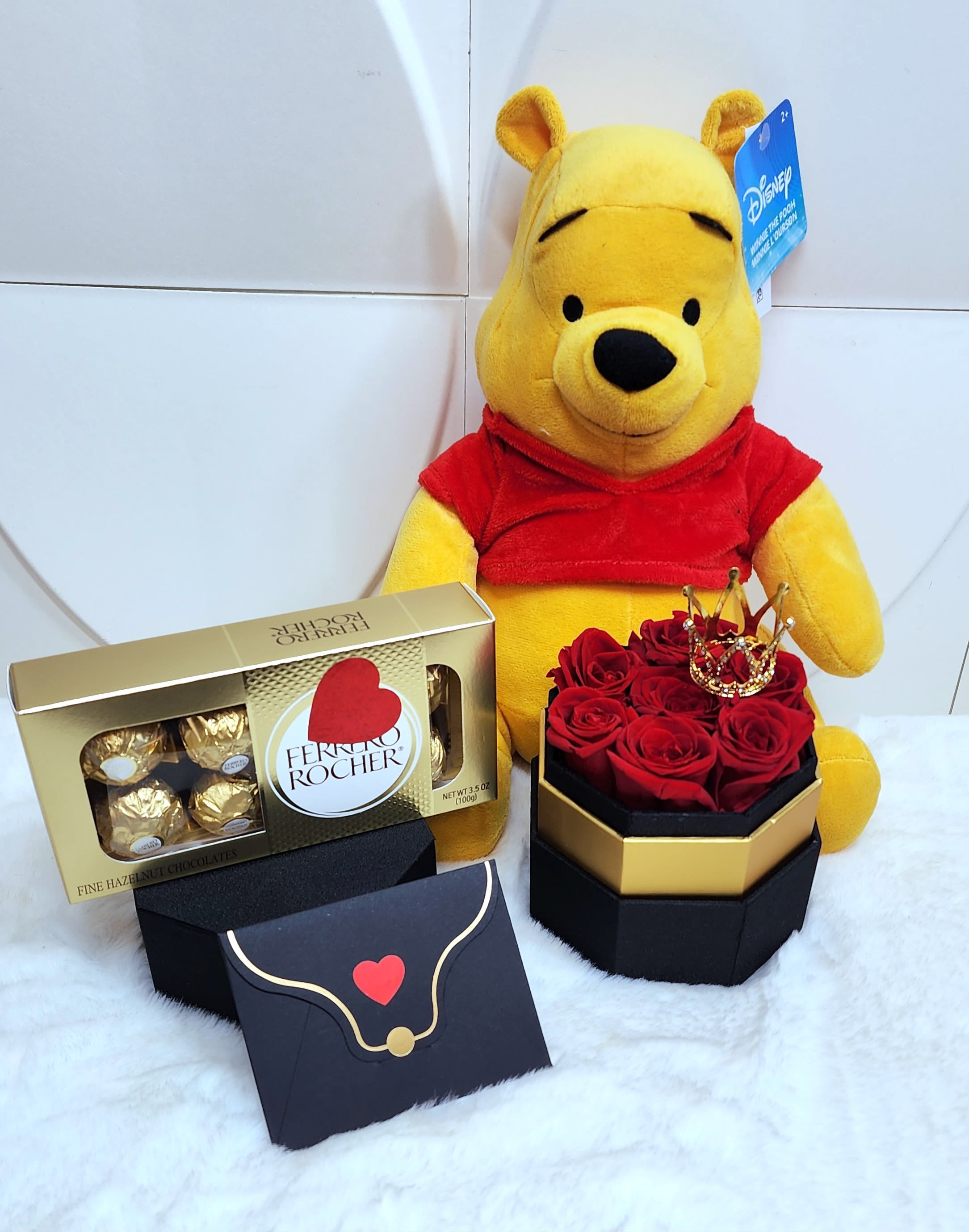 WINNE POOH SET WINNE POOH SET - RED PRESERVED ROSES BOX WINNIE POOH 12 INCH FERRERO ROCHER CHOCOLATES