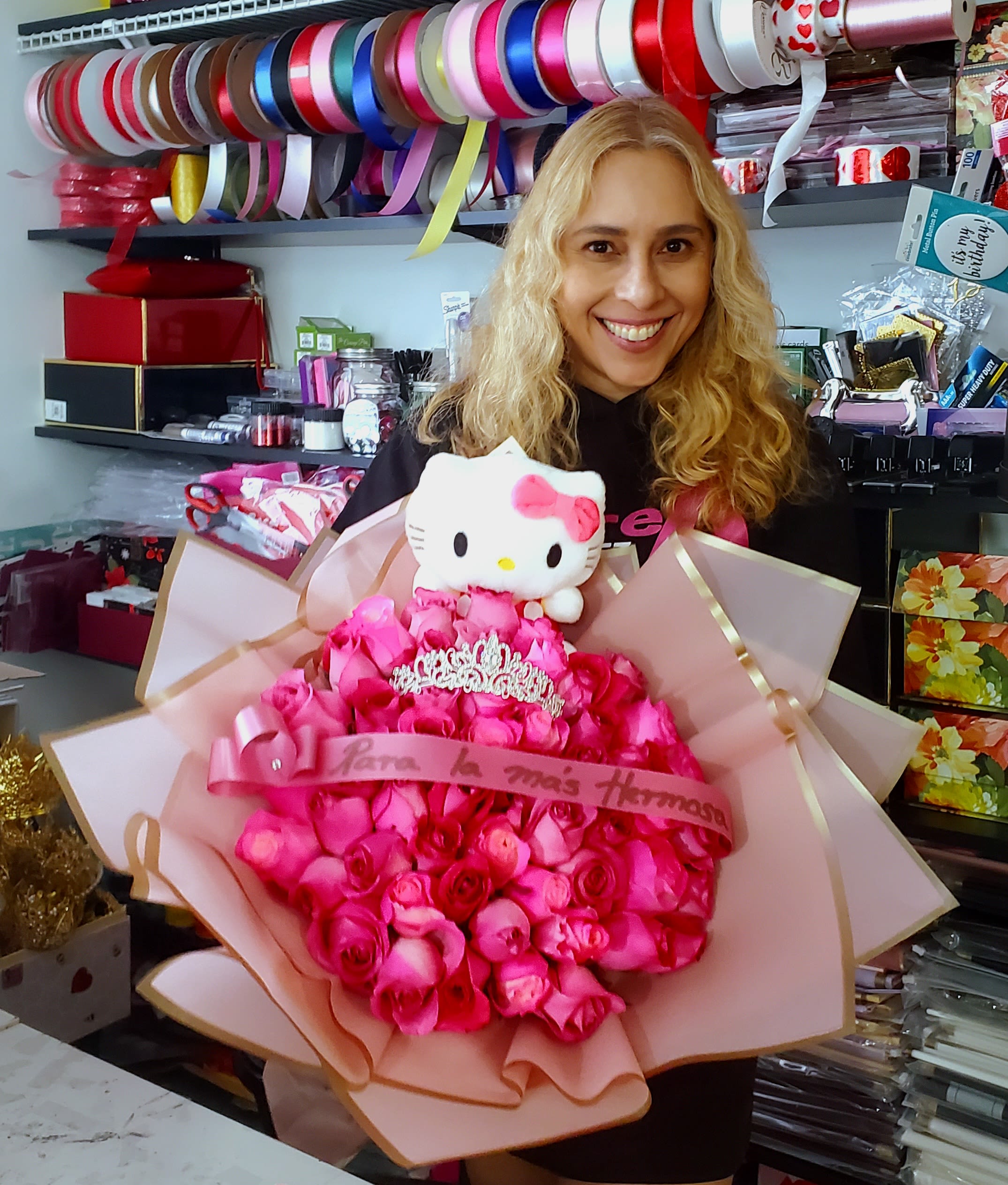50 PINK HELLO KITTY BOUQUET - 50 PINK ROSES AND HELLO KITTY
