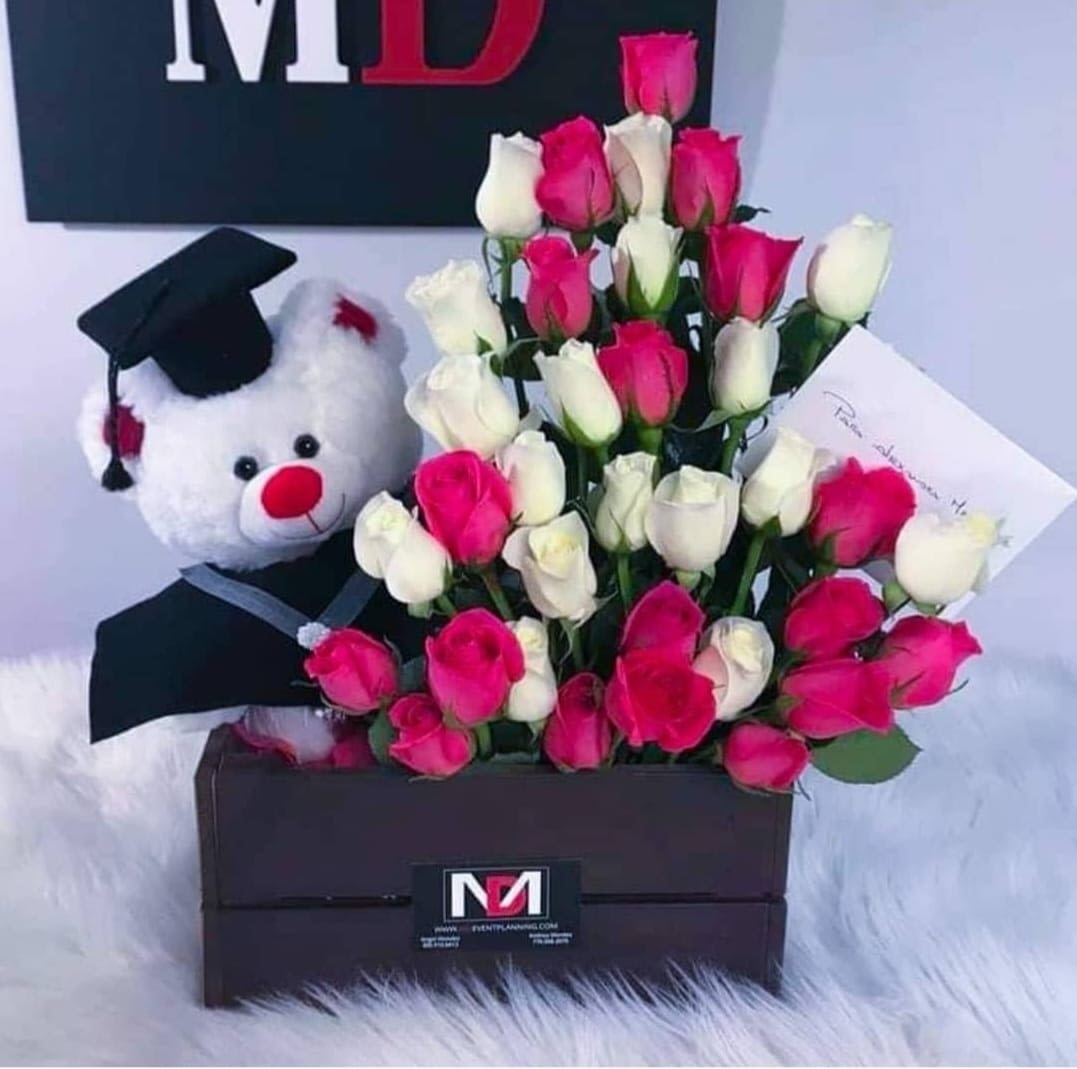 GRADUATION ARRANGEMENT - 24 ROSEES WITH GRADUACION TEDDY BEAR