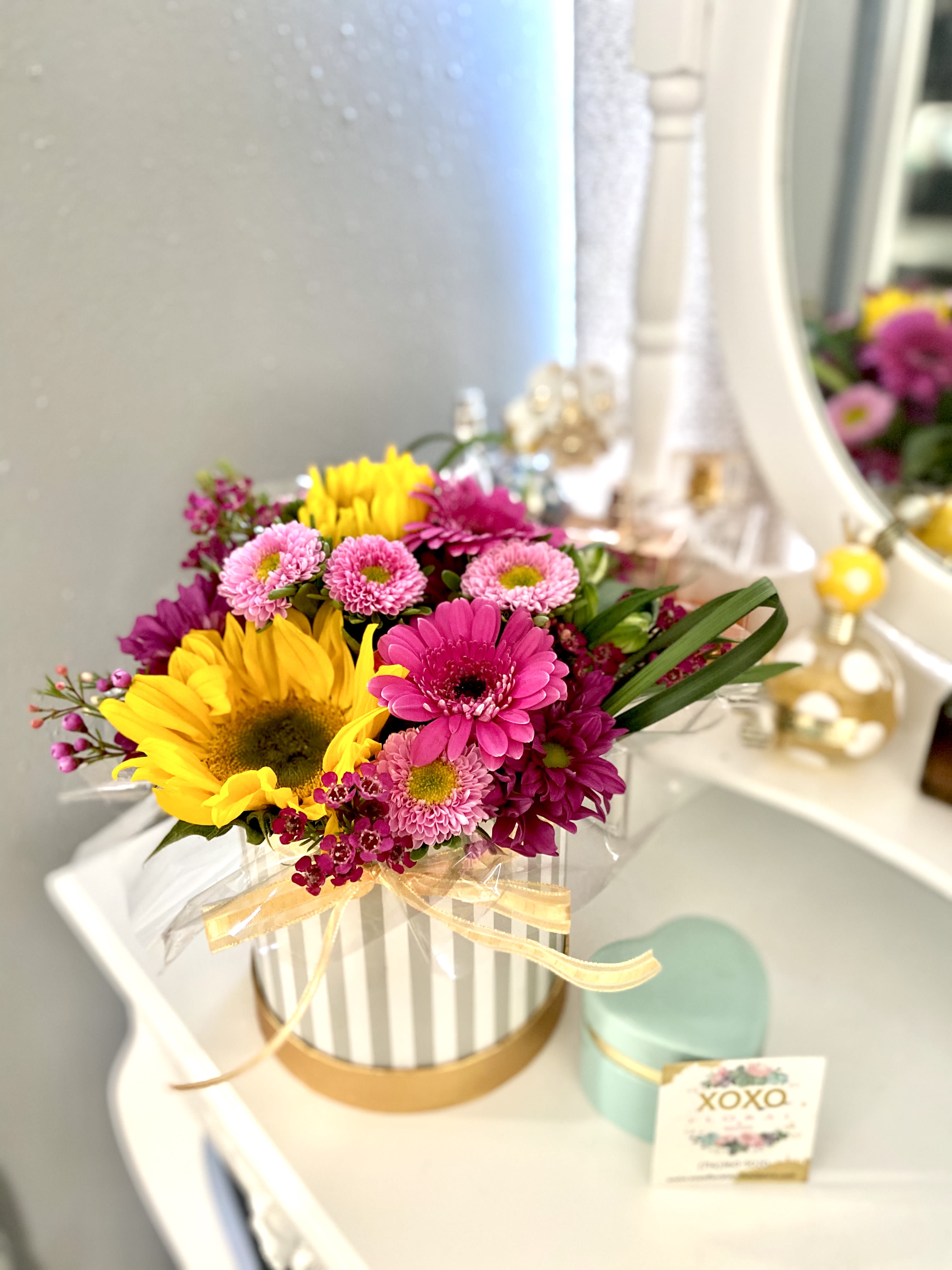 European Spring - Send this beautiful box filled with flowers that represents the art of Spring.